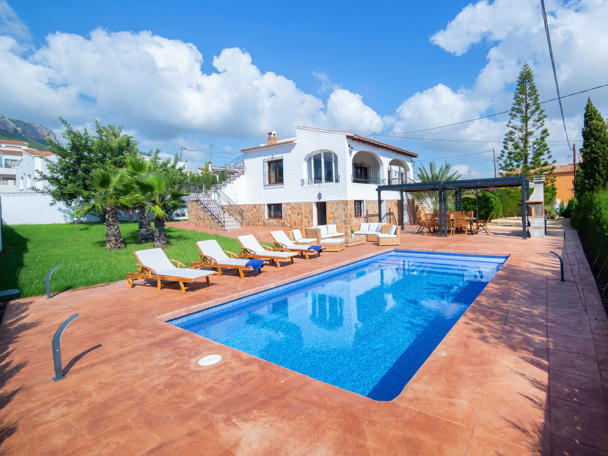 Casa Levante Calpe: Stunning Five-Bedroom Mediterranean Villa with Private Pool and Garden Near Calpe Beach