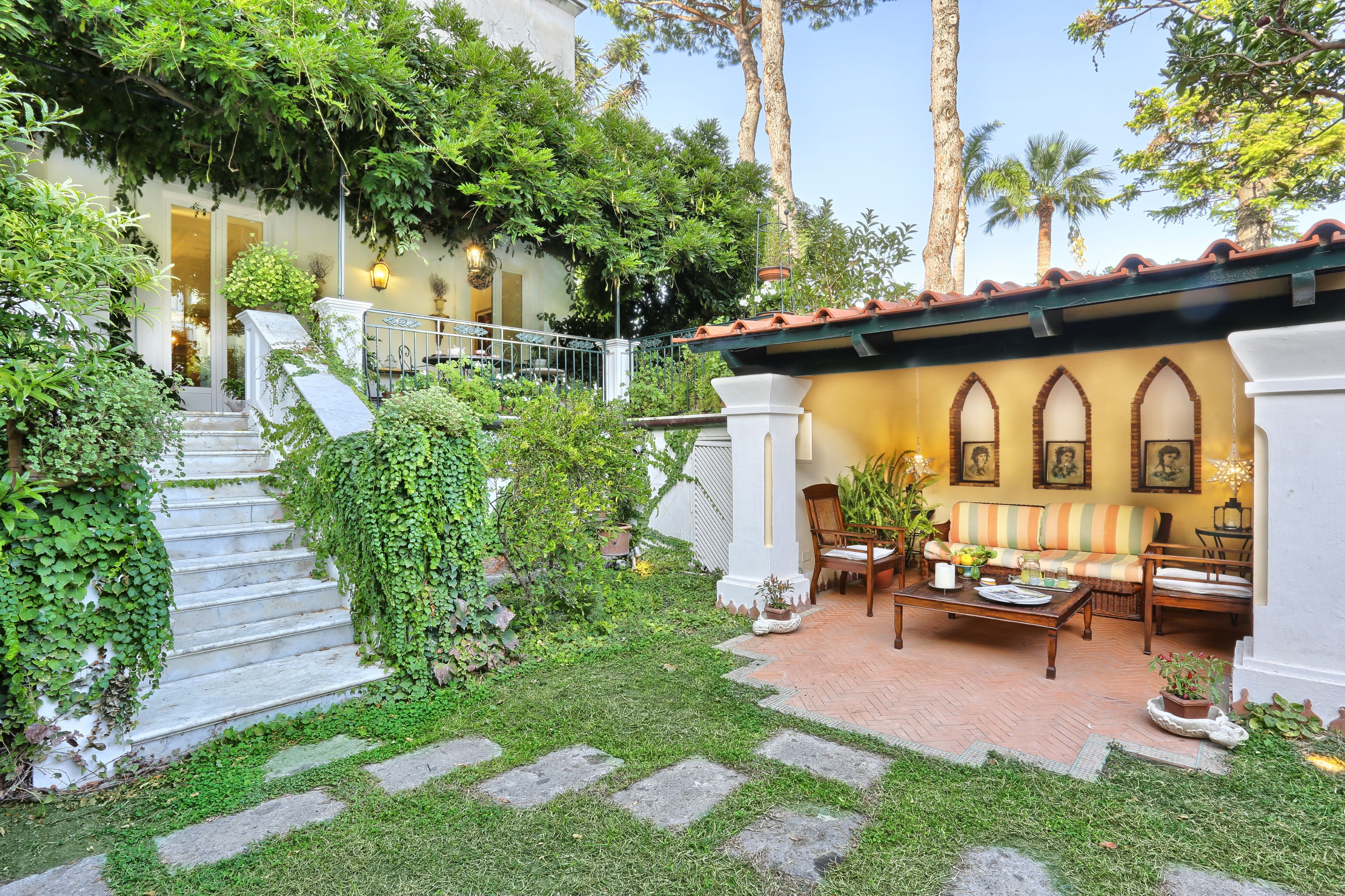 Casa Limoncello Sorrento Sorrento 3: Elegant 2-Bedroom Apartment with Private Garden, Sorrento