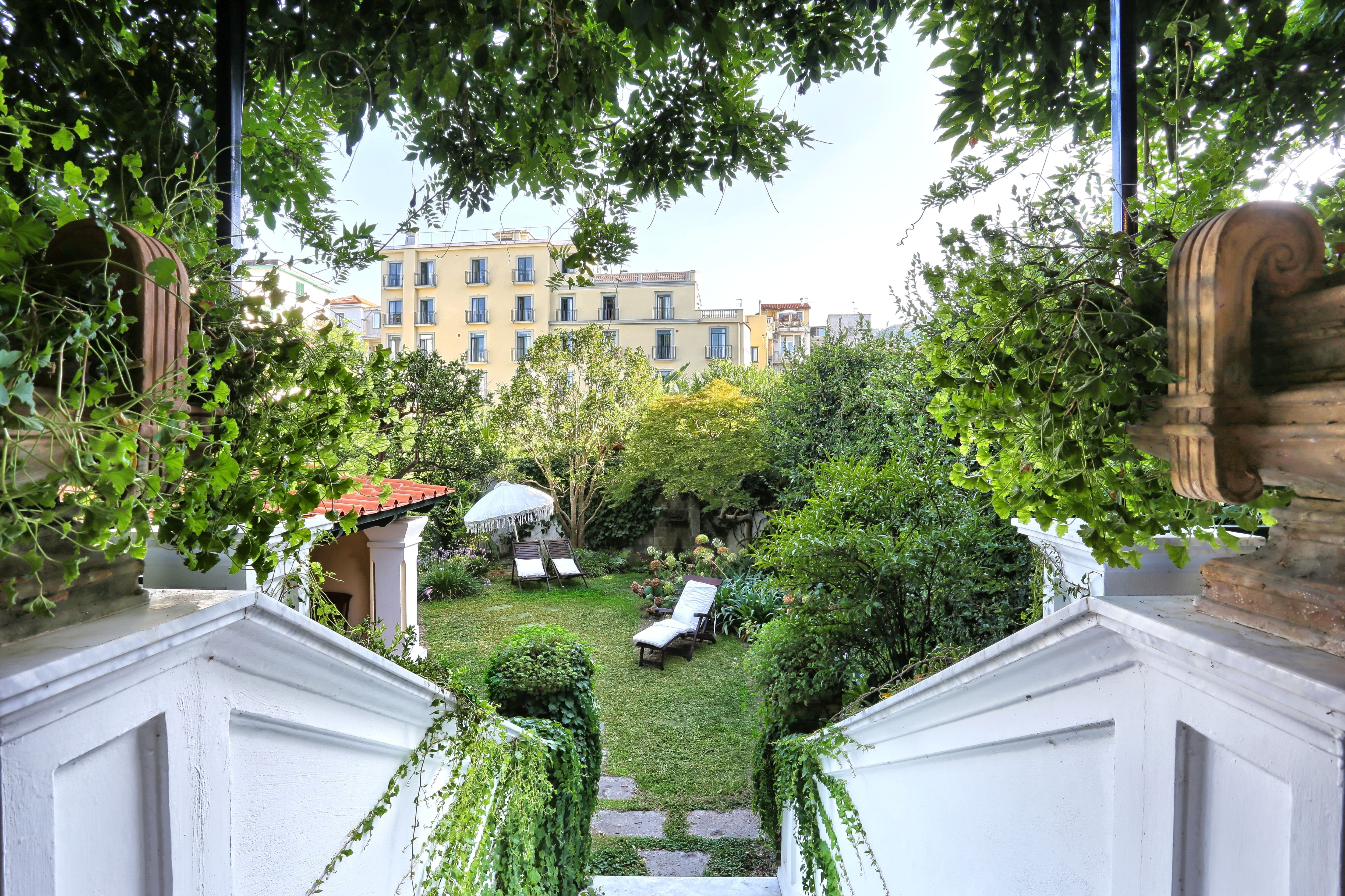 Casa Limoncello Sorrento Sorrento 3: Elegant 2-Bedroom Apartment with Private Garden, Sorrento