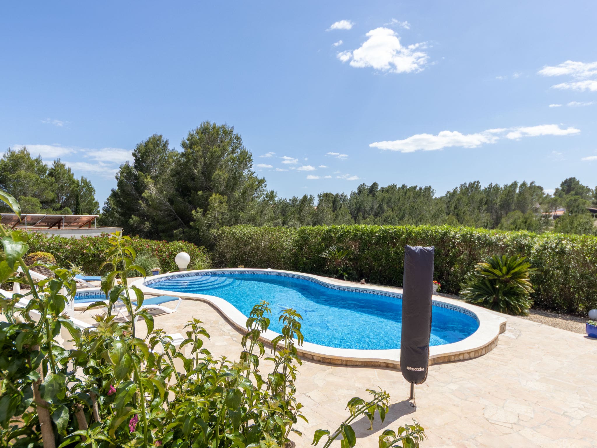 Casa Llevantada Ametlla: Spacious 4-Bedroom Holiday Home with Private Pool and Hot Tub Near Costa Dorada Beaches