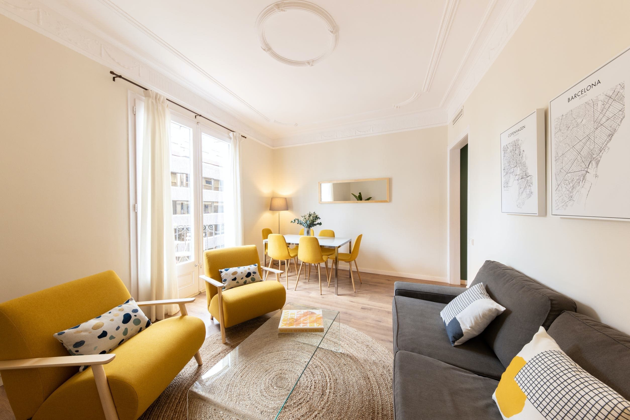 Casa Llúria Galvany: Spacious 4-Bedroom Apartment with Balcony, Galvany & Turó Park