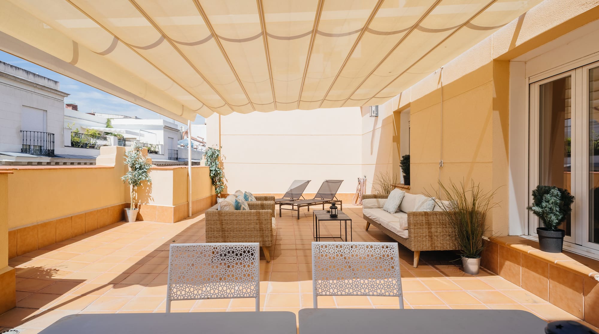 Casa Madroño Letras: Exclusive 4-Bedroom Apartment with Family-Friendly Features, Madrid