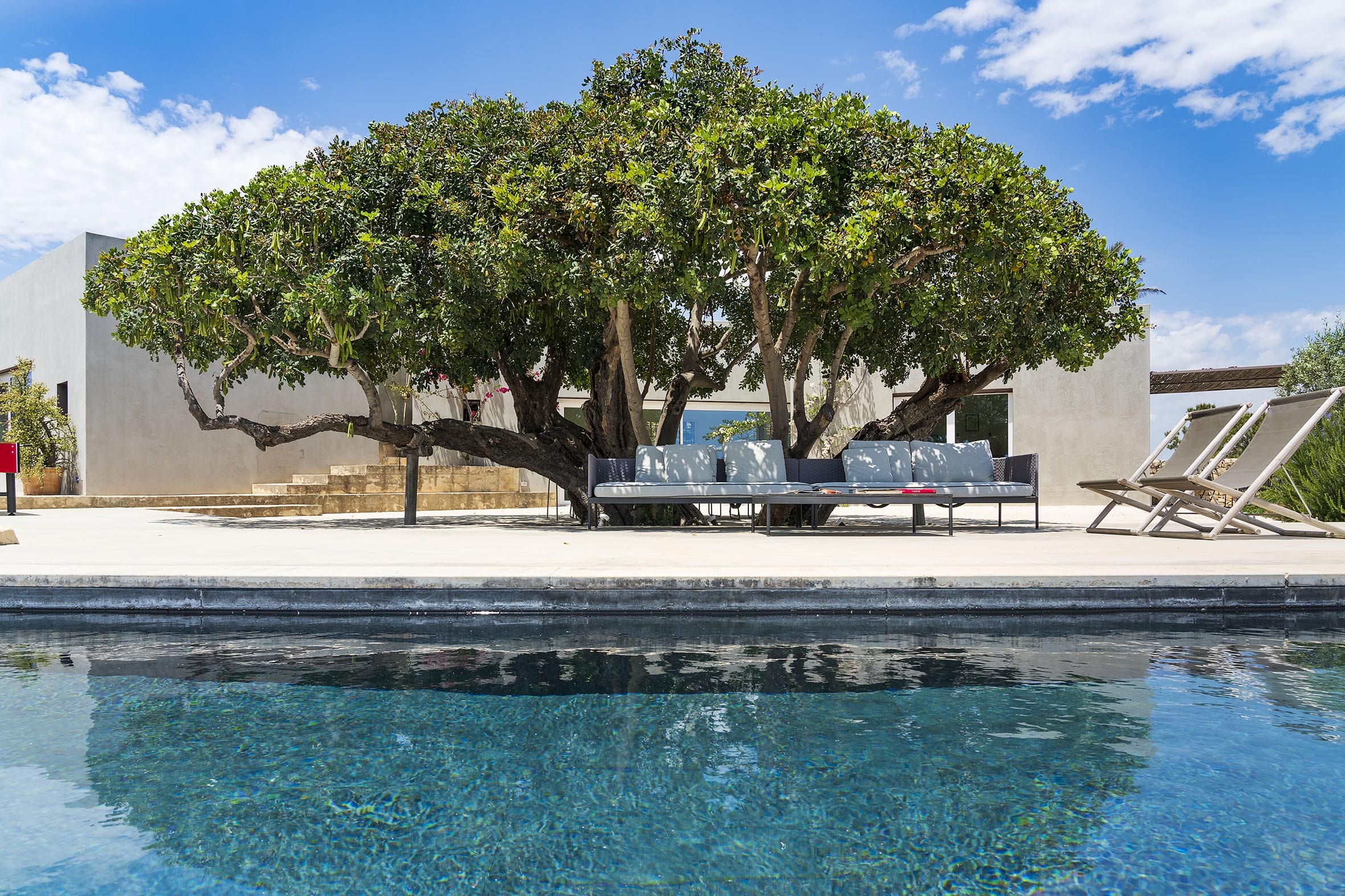 Casa Mandorlo Noto: Luxury 4-Bedroom Apartment with Pool, Countryside Views, Sicily