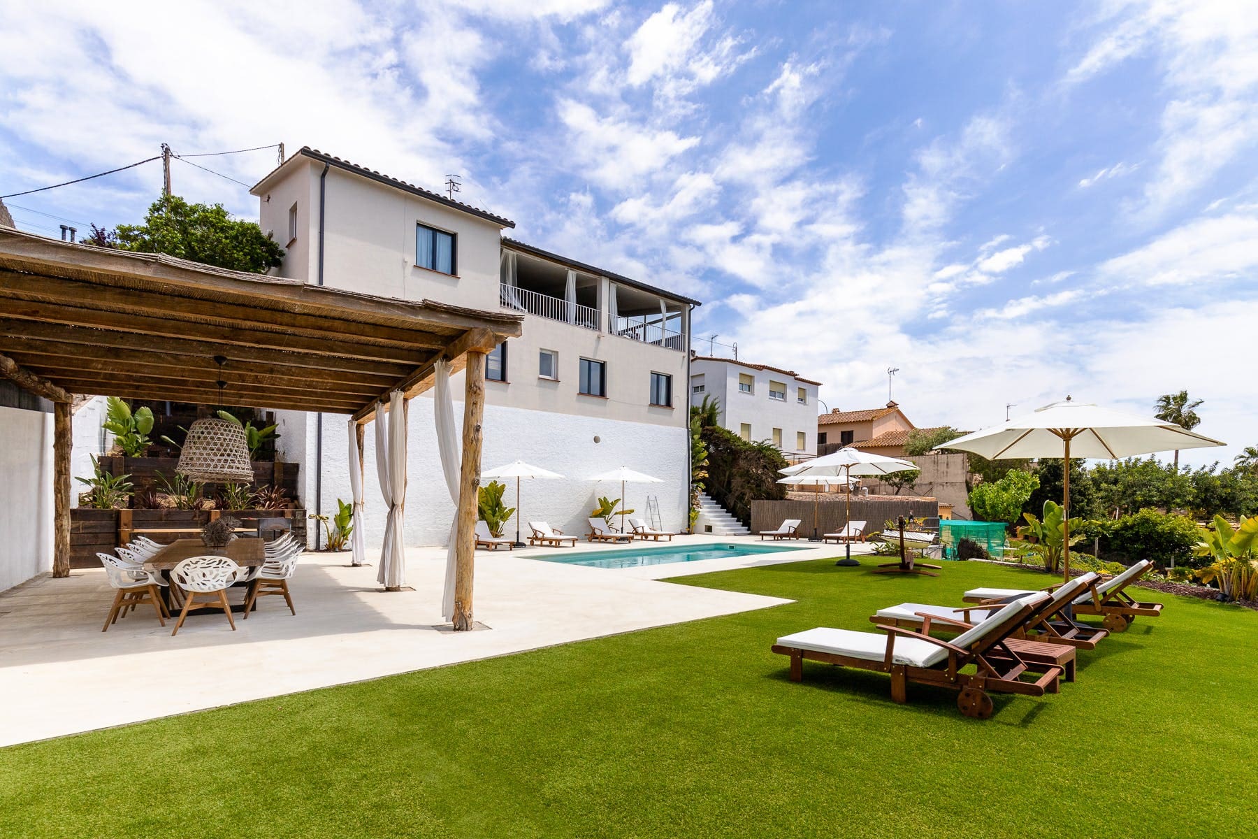 Casa Maresme Mataró: Spacious 5-Bedroom Apartment with Seaview and Pool, Mataró