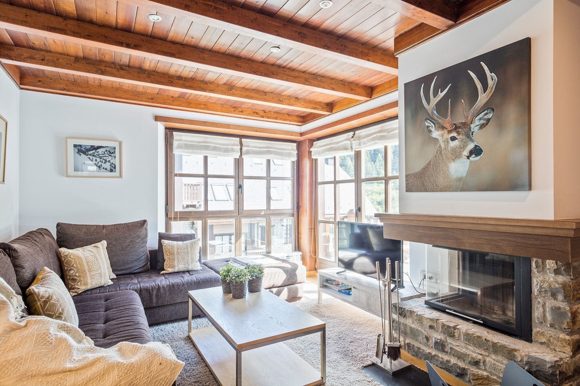 Casa Mariola Aran: Charming 3-Bedroom Ski Chalet with Mountain Views, Val d’Aran