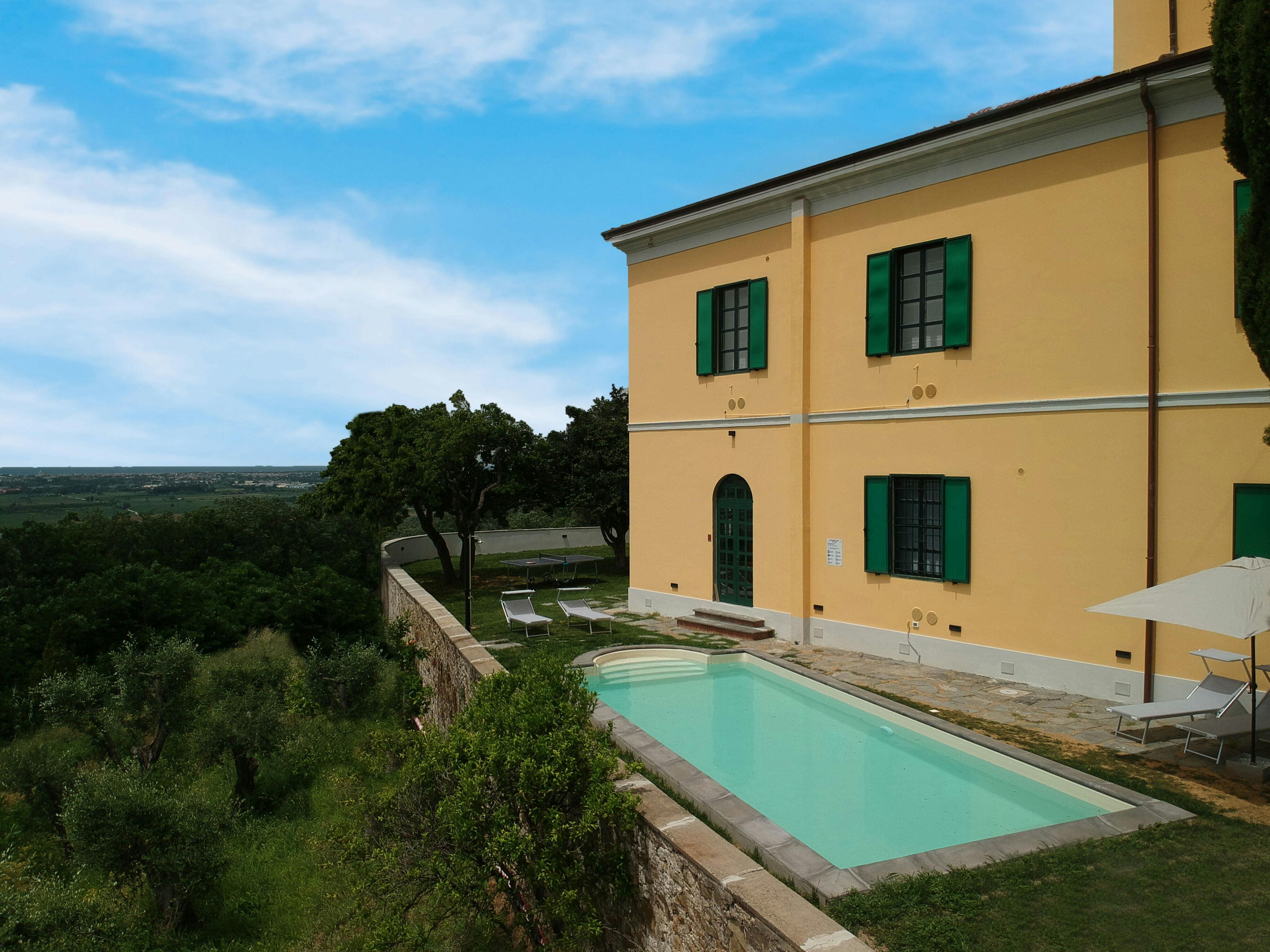 Casa Massaciuccoli Viareggio: Spacious 5-Bedroom Apartment with Pool, Viareggio