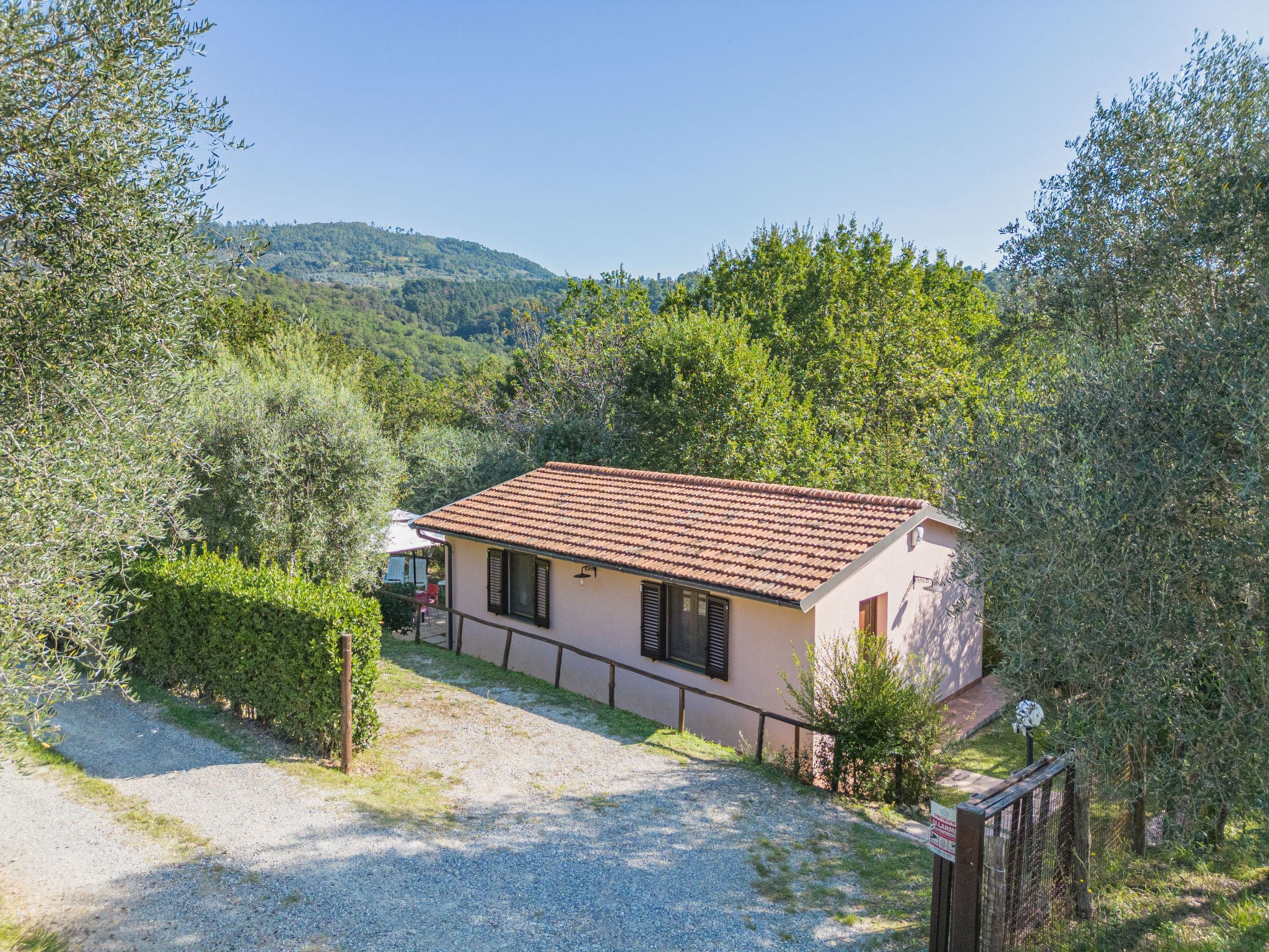 Casa Matraia Lucca: Charming Historic Villa for 4 Guests with Garden and Terrace Near Lucca Center