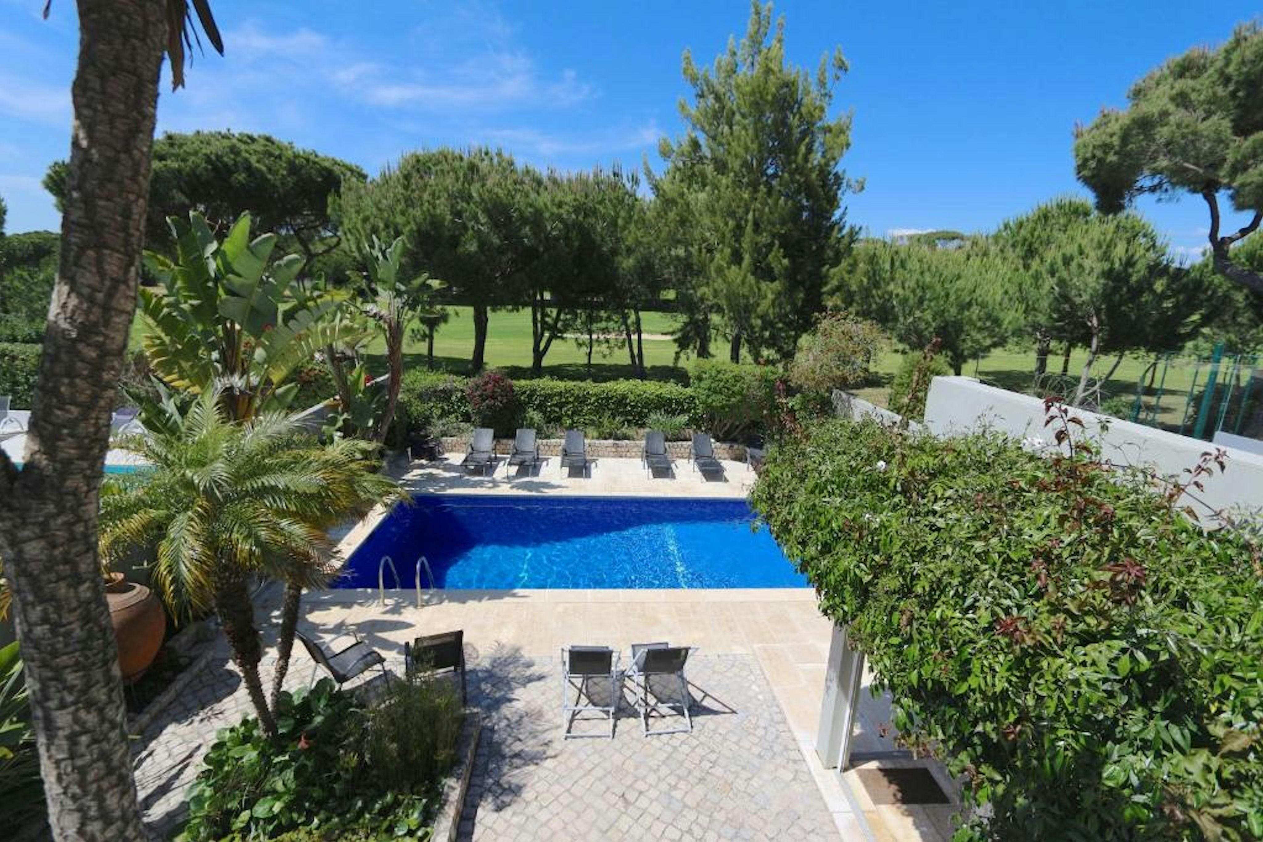 Casa Medronheiro Quarteira Quarteira: Spacious 4-Bedroom Apartment with Seaview and Pool, Quarteira