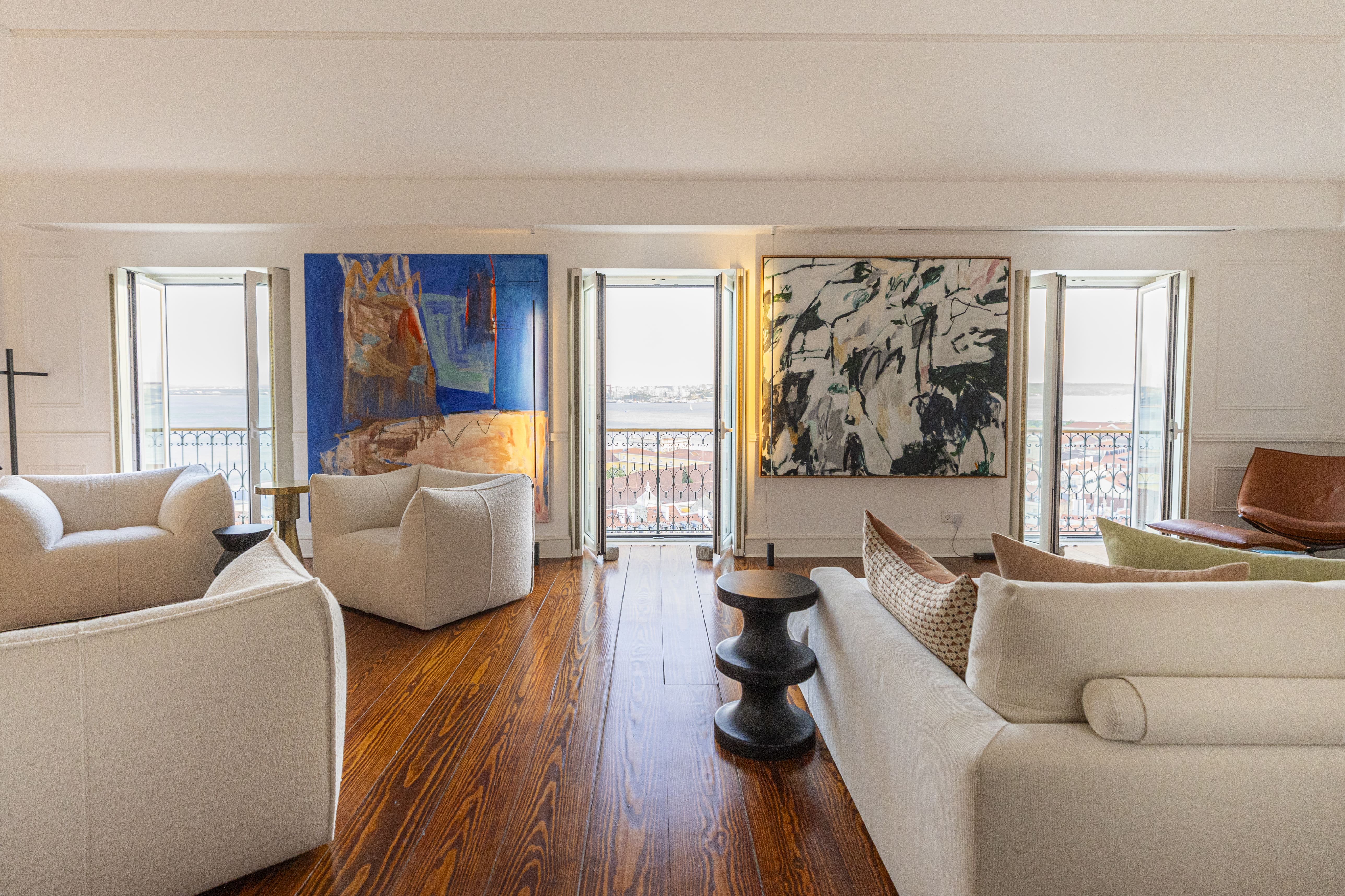 Casa Miradouro Alfama: Exquisite 4-Bedroom Apartment with Sea Views, Alfama Lisbon