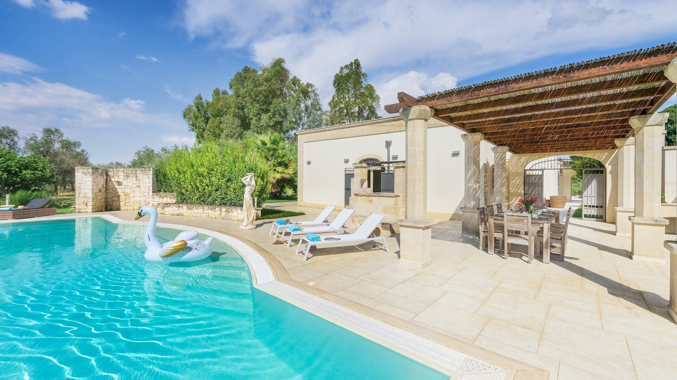 Casa Mirto Oria: 3-Bedroom Luxury Apartment with Pool, Brindisi Region