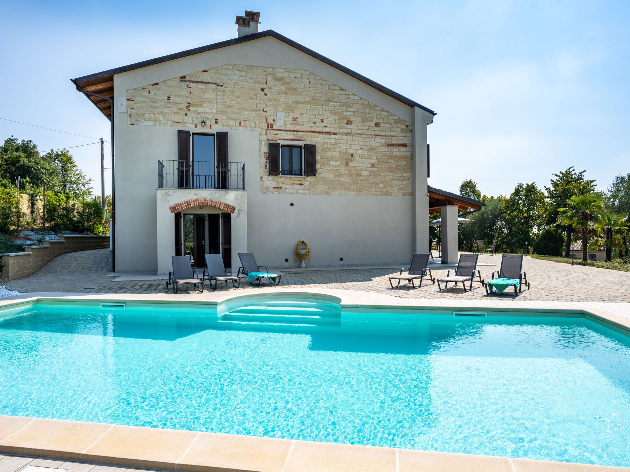 Casa Monferrato Moncalvo: Spectacular 7-Bedroom Countryside Villa with Private Pool and Panoramic Views in Piedmont Italy