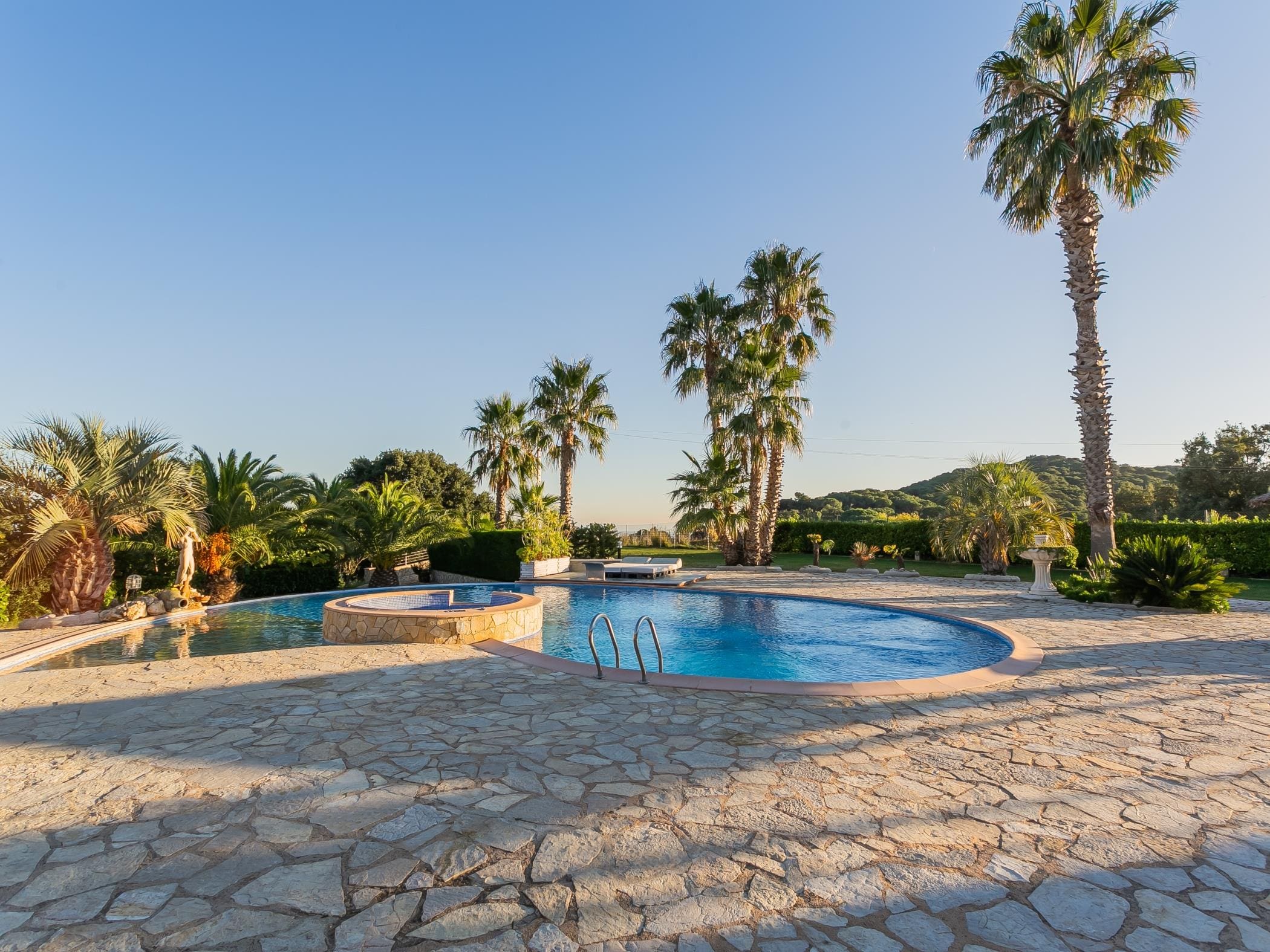 Casa Montjuïc Barcelona Spain 3: Spacious 5-Bedroom Luxury Apartment with Pool and Sauna, Barcelona