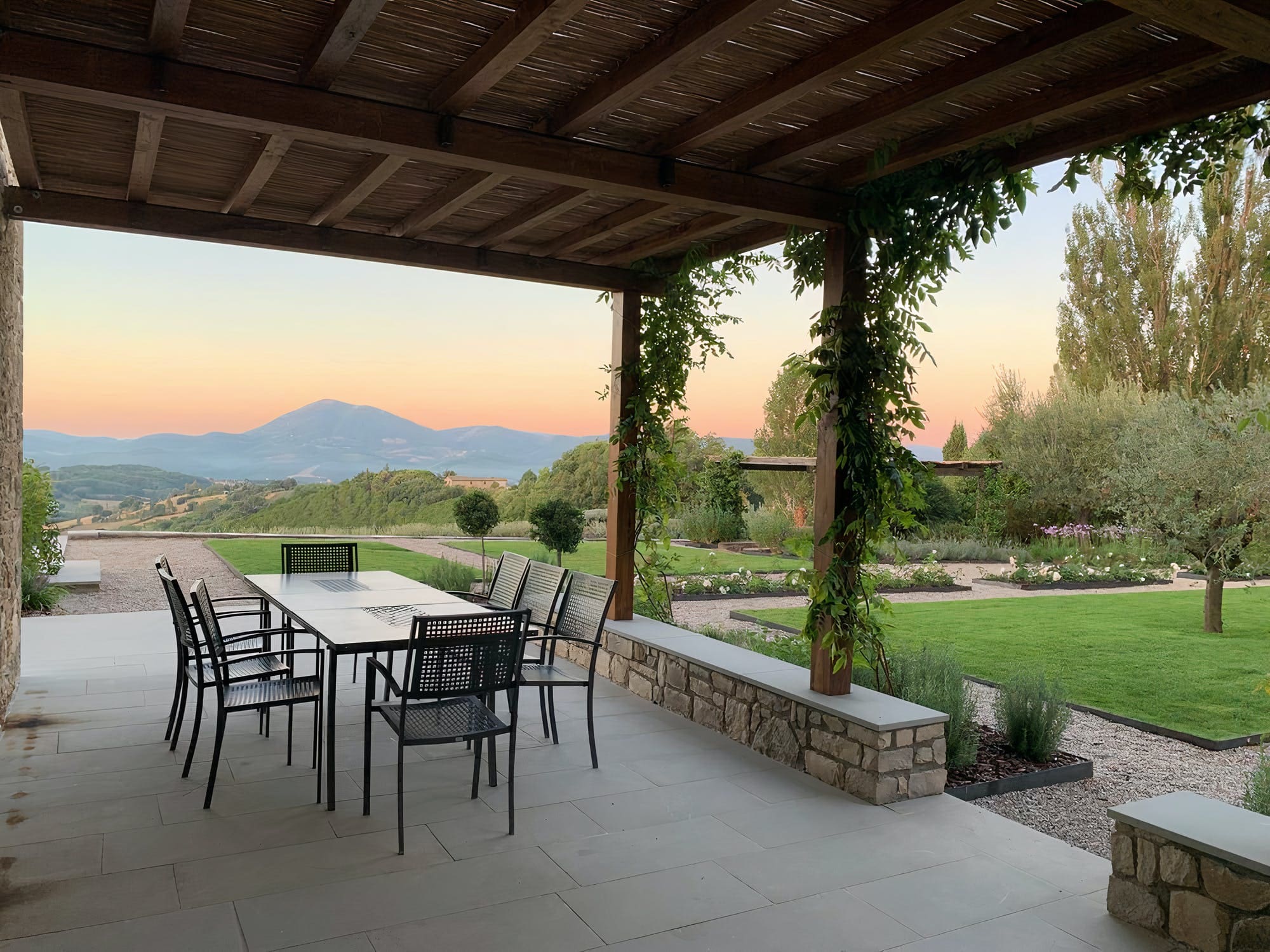 Casa Montone Perugia: Luxury 7-Bedroom Apartment with Swimming Pool, Umbria Countryside