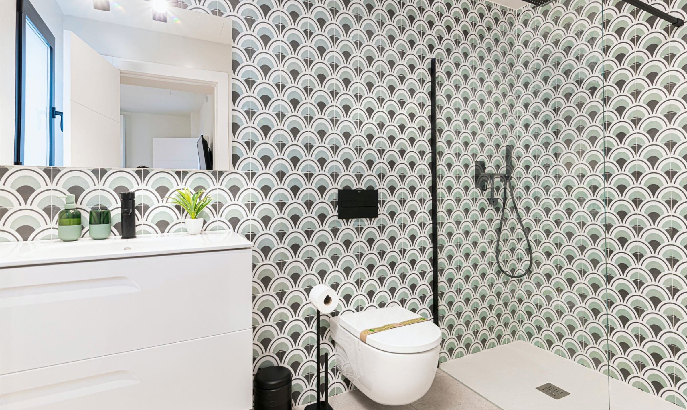 Casa Moraig Moraira: Elegant 3-Bedroom Beachfront Apartment with Pool, Moraira