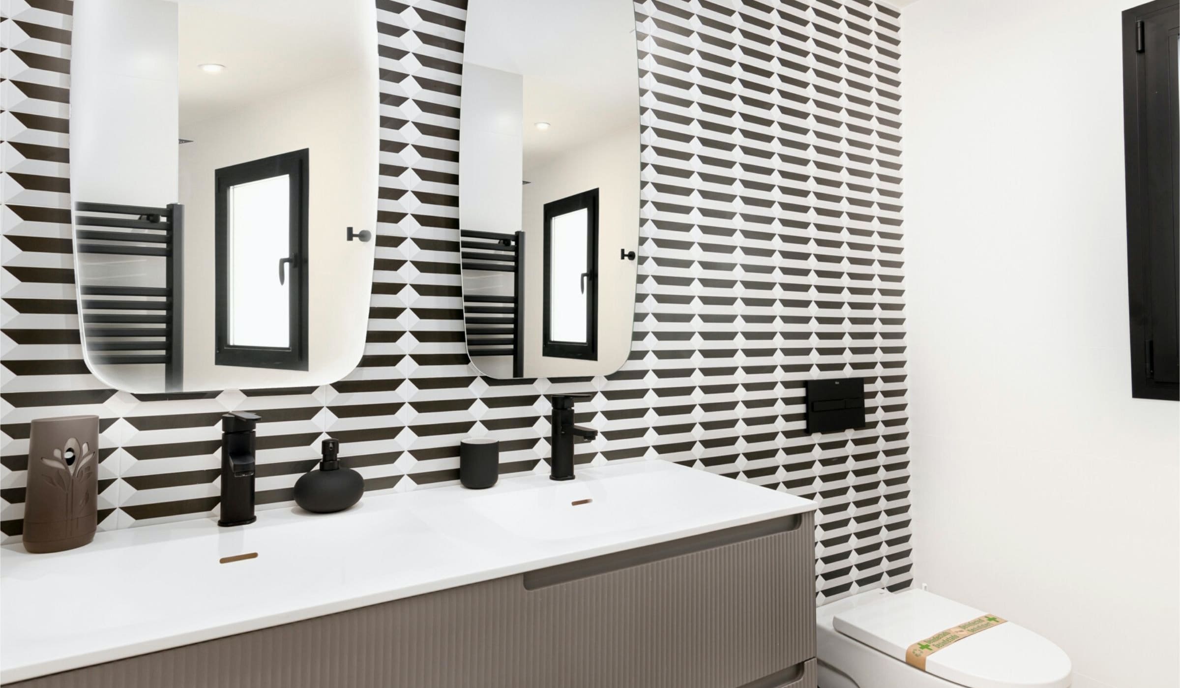 Casa Moraig Moraira: Elegant 3-Bedroom Beachfront Apartment with Pool, Moraira