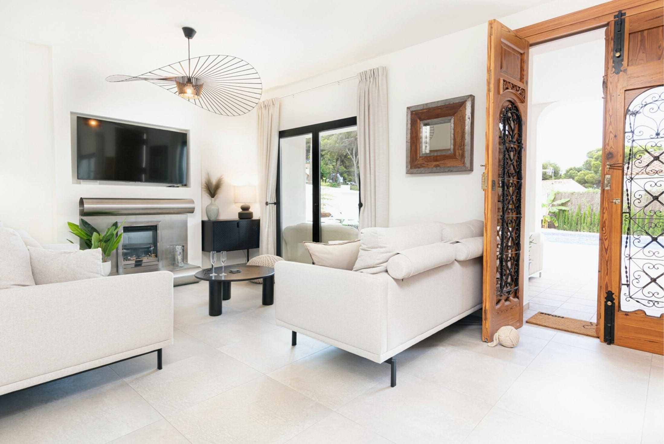 Casa Moraig Moraira: Elegant 3-Bedroom Beachfront Apartment with Pool, Moraira