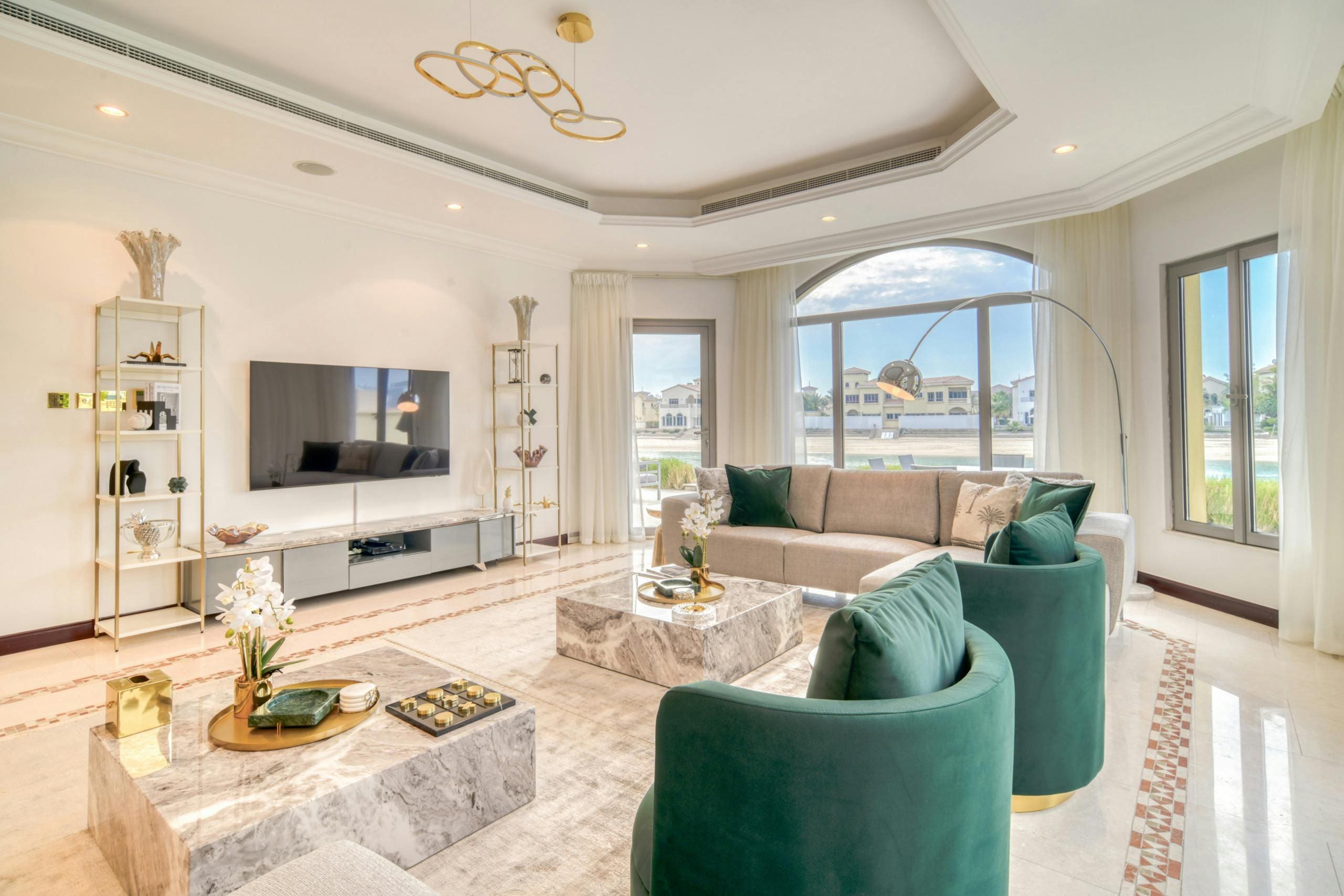 Casa Nakheel Jumeirah: Spacious 5-Bedroom Apartment with Seaview and Pool, Dubai