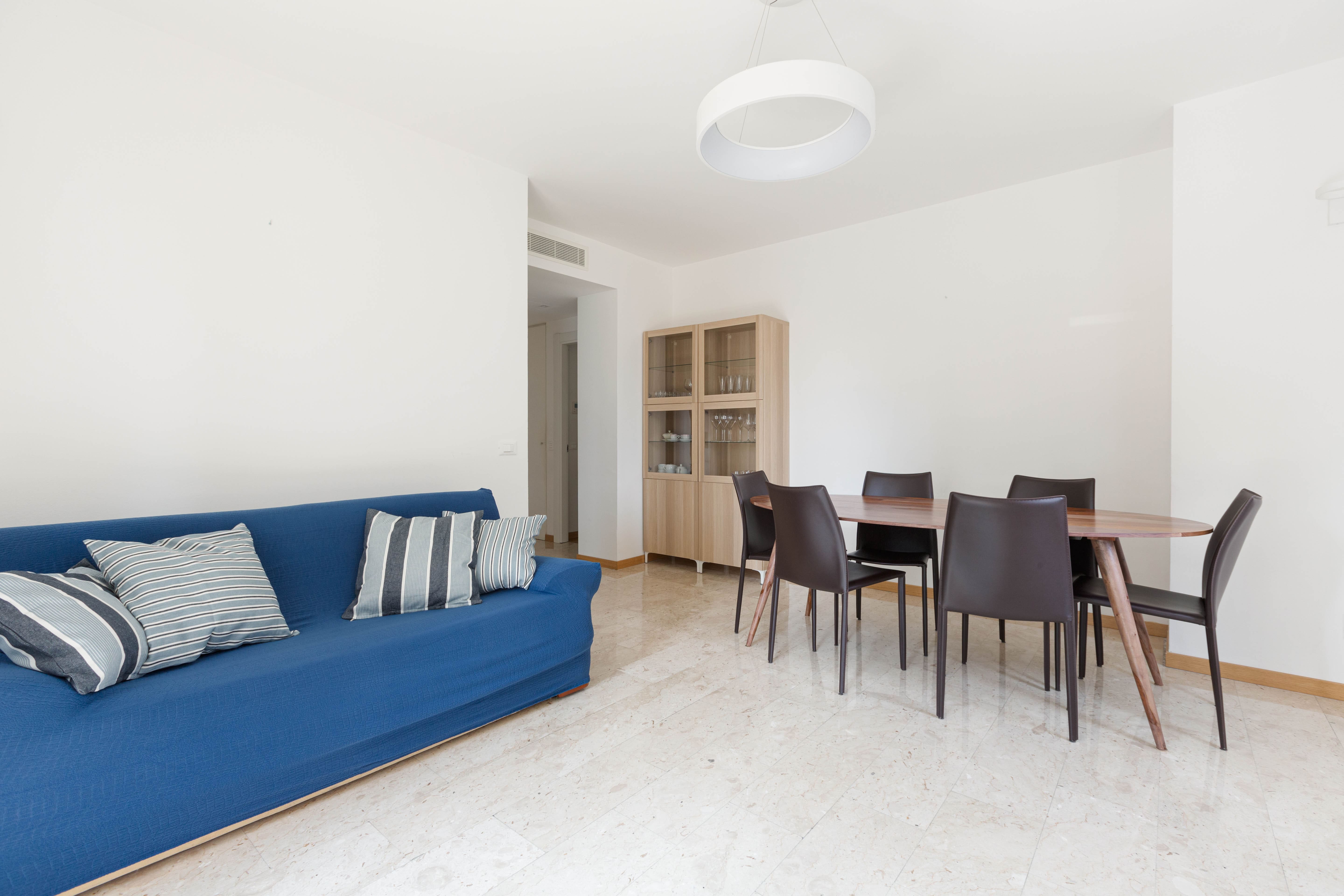 Casa Navigli Bocconi: Stylish 2-Bedroom Apartment Perfect for Families and Remote Work, Milan Bocconi
