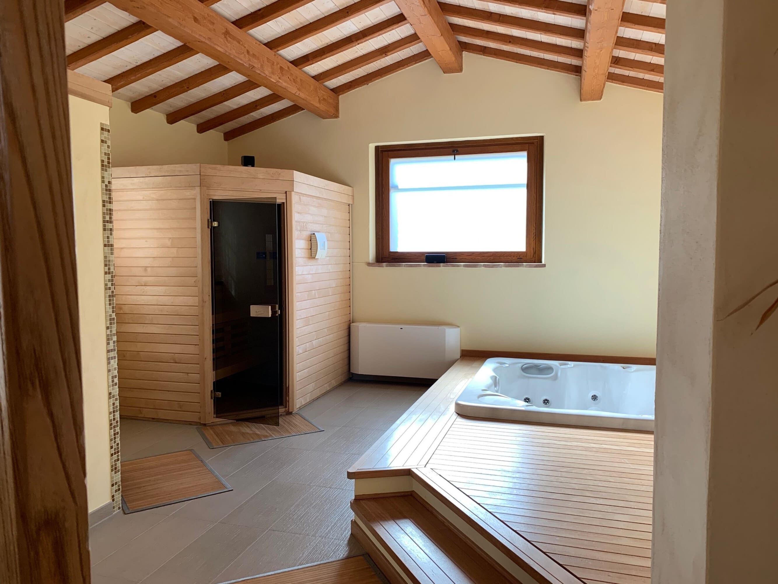 Casa Niccone Cortona: Spacious 14-Bedroom Apartment with Pool and Lake Views, Cortona