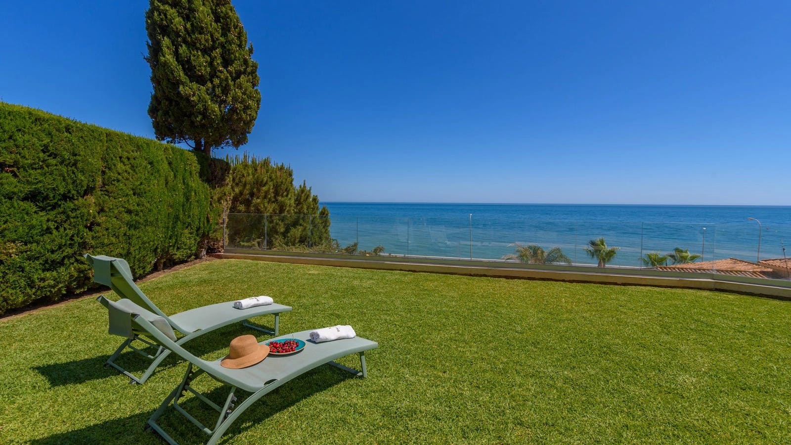 Casa Olivar Axarquia: Spacious 4-Bedroom Golf Apartment with Seaviews, Axarquia