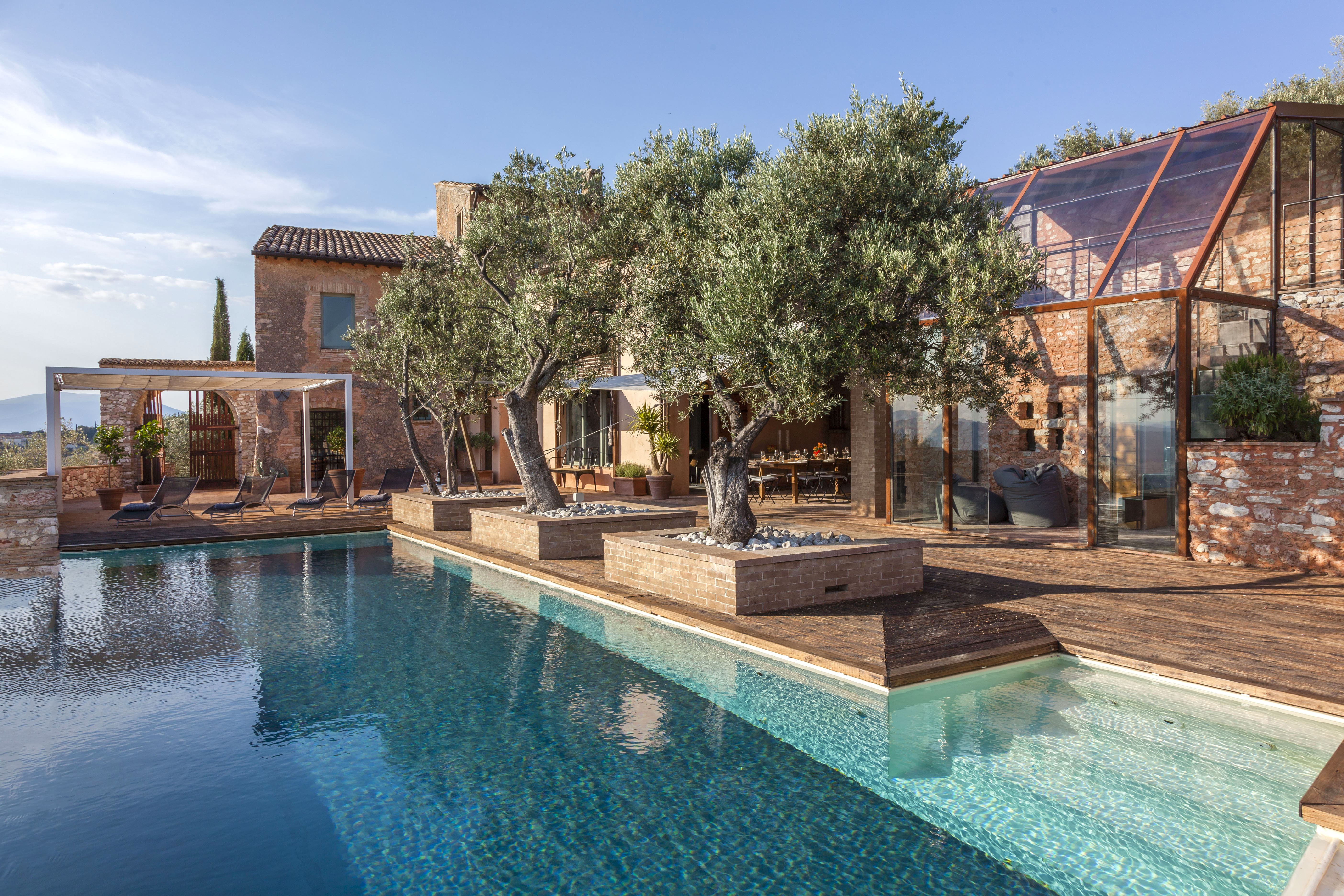 Casa Oliveto Trevi: Elegant 4-Bedroom Apartment with Infinity Pool, Umbria