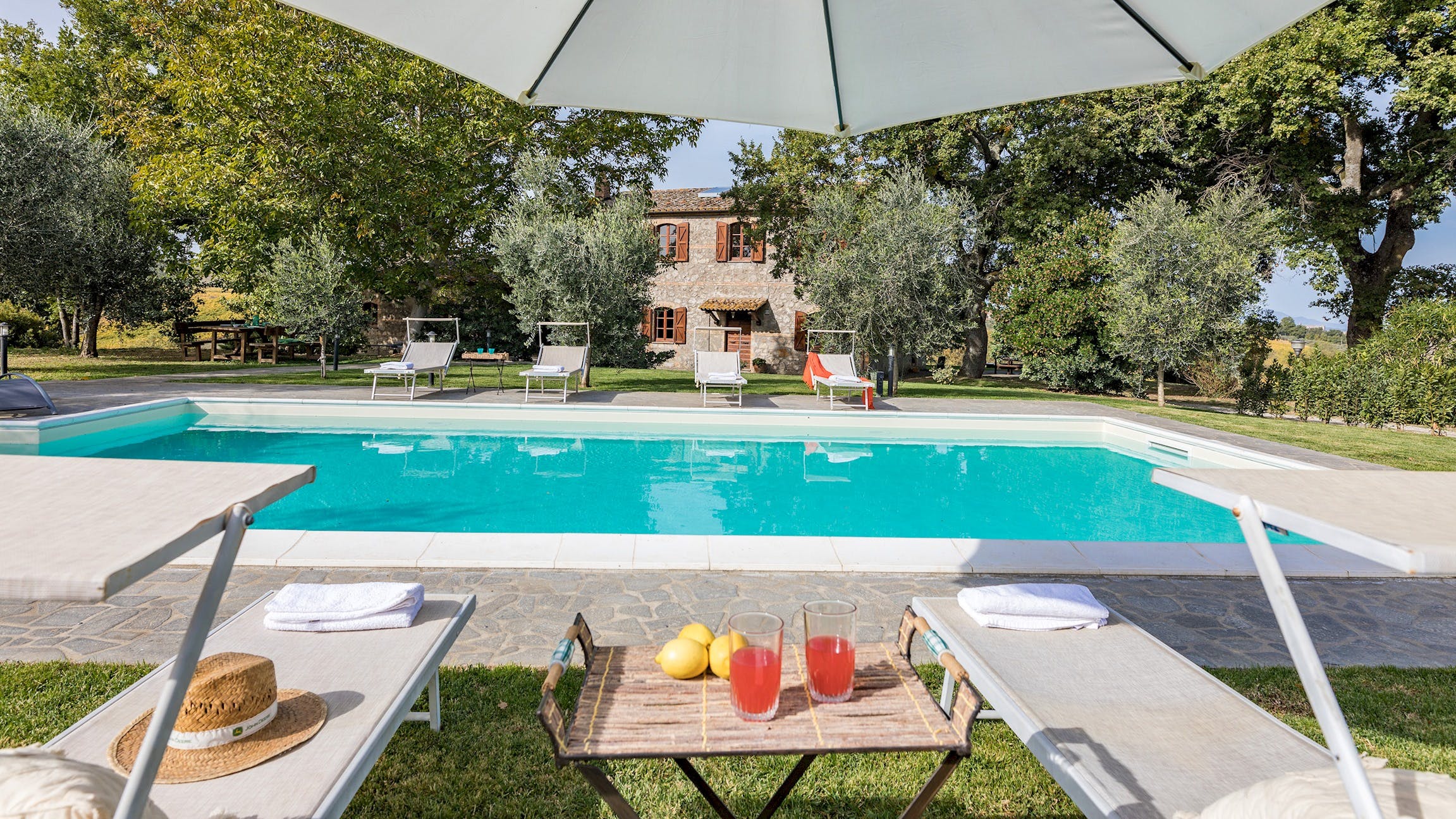 Casa Oliveto Umbria: Luxury 4-Bedroom Apartment with Swimming Pool, Umbria