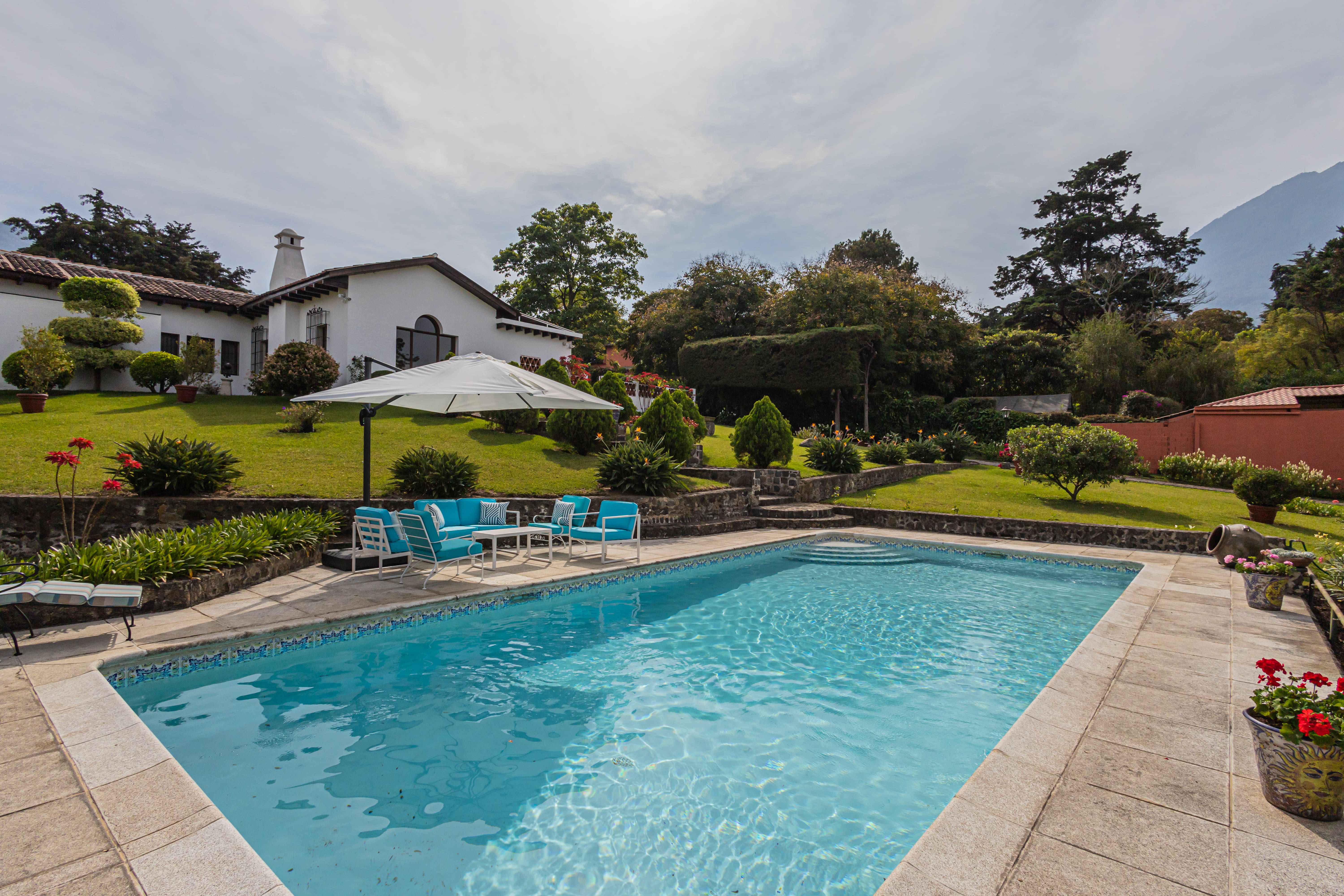 Casa Pacaya Guatemala: Luxury 4-Bedroom Villa with Private Pool, Guatemala