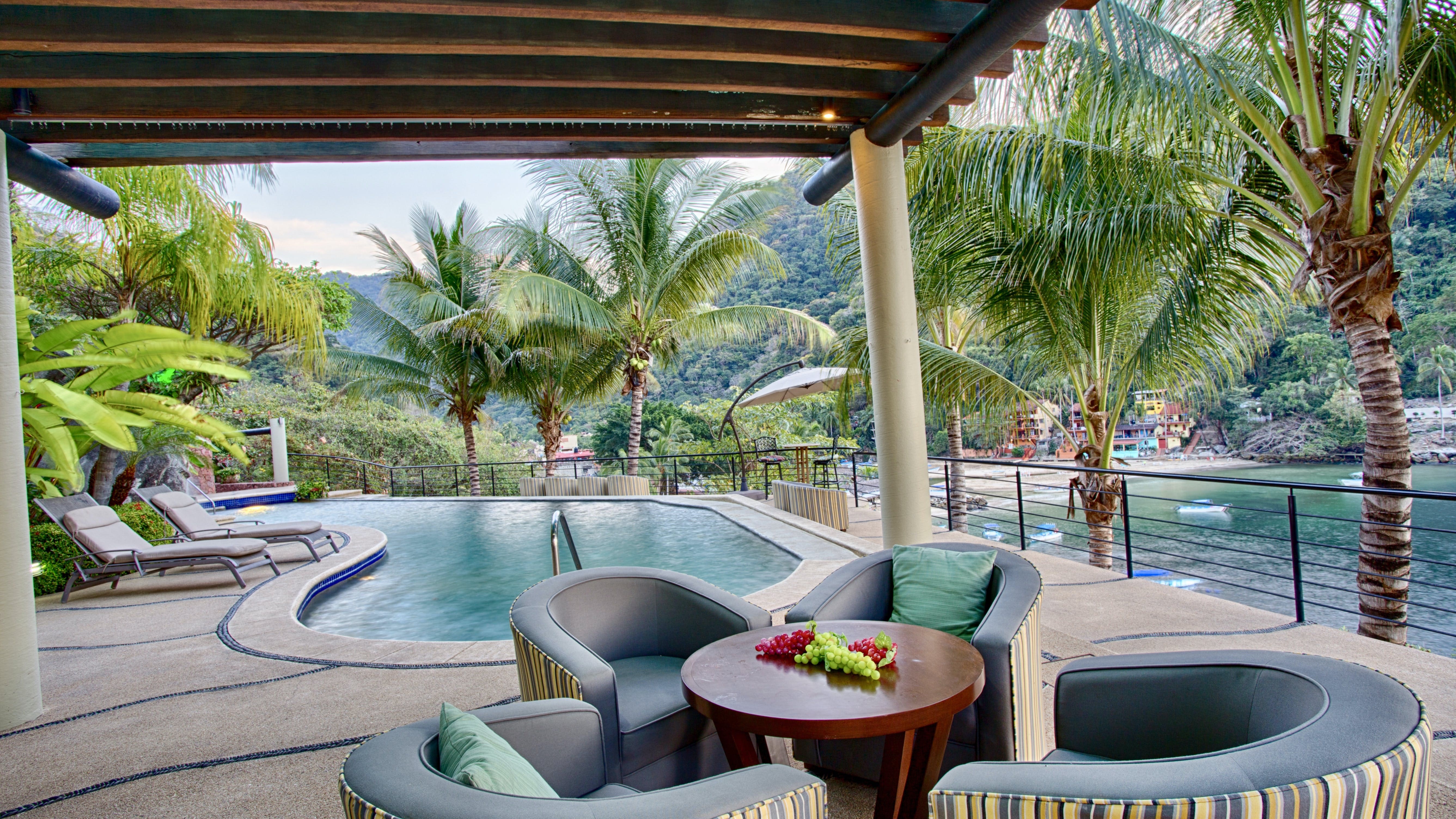 Casa Papagayo Boca: Spacious 8-Bedroom Beachfront Villa with Sea Views, Puerto Vallarta