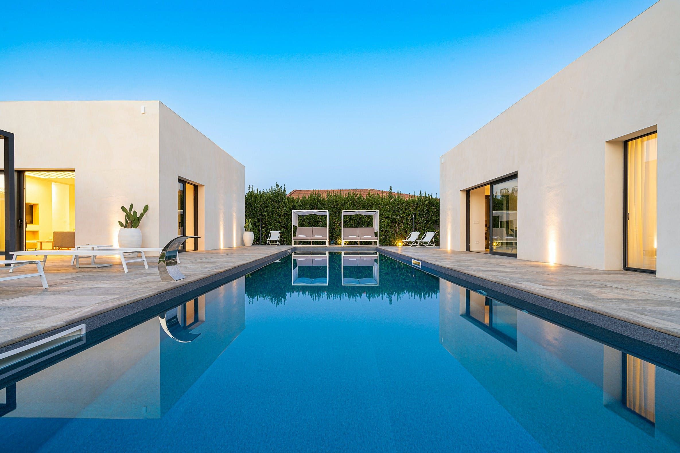 Casa Plemmirio Syracuse: Spacious 6-Bedroom Apartment with Pool and Seaview, Syracuse