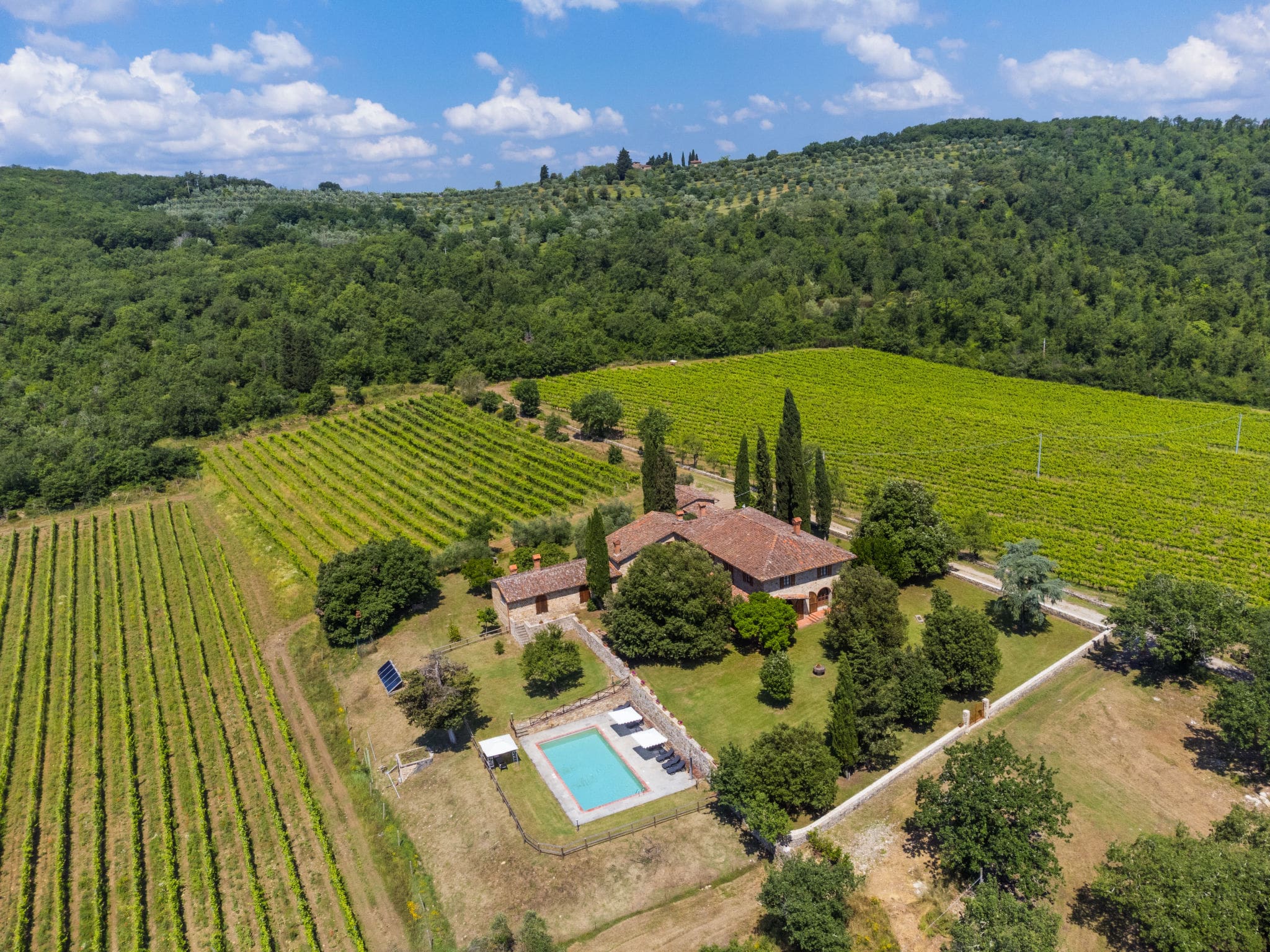 Casa Presciano Valdarno: Luxury 5-Bedroom Farmhouse with Private Pool and Garden in Tuscany Italy
