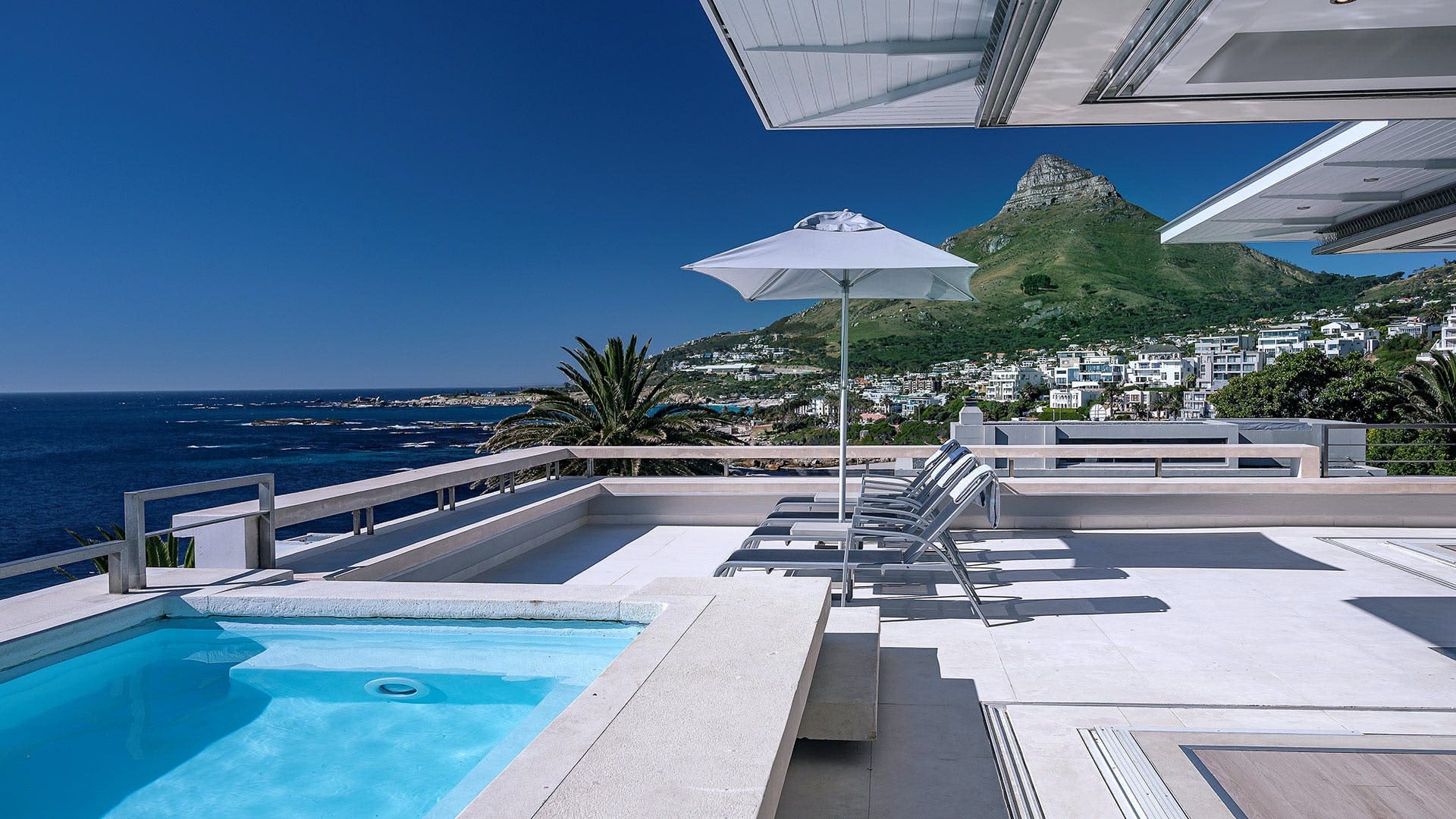 Casa Protea Bakoven Bakoven: Exclusive 2-Bedroom Penthouse with Sea Views and Private Pool, Bakoven