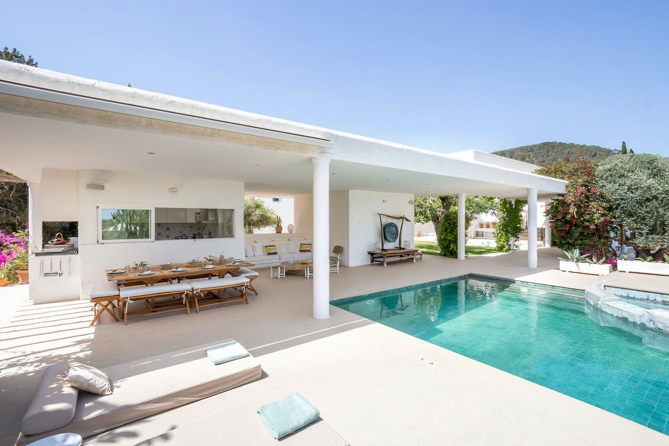 Casa Puig Es Cubells: Spacious 6-Bedroom Luxury Apartment with Seaview, Es Cubells, Ibiza