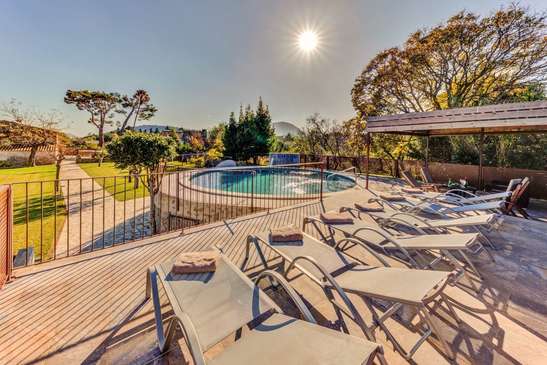 Casa Puig Pollença Pollença 4: Luxurious 4-Bedroom Apartment with Pool, Pollença