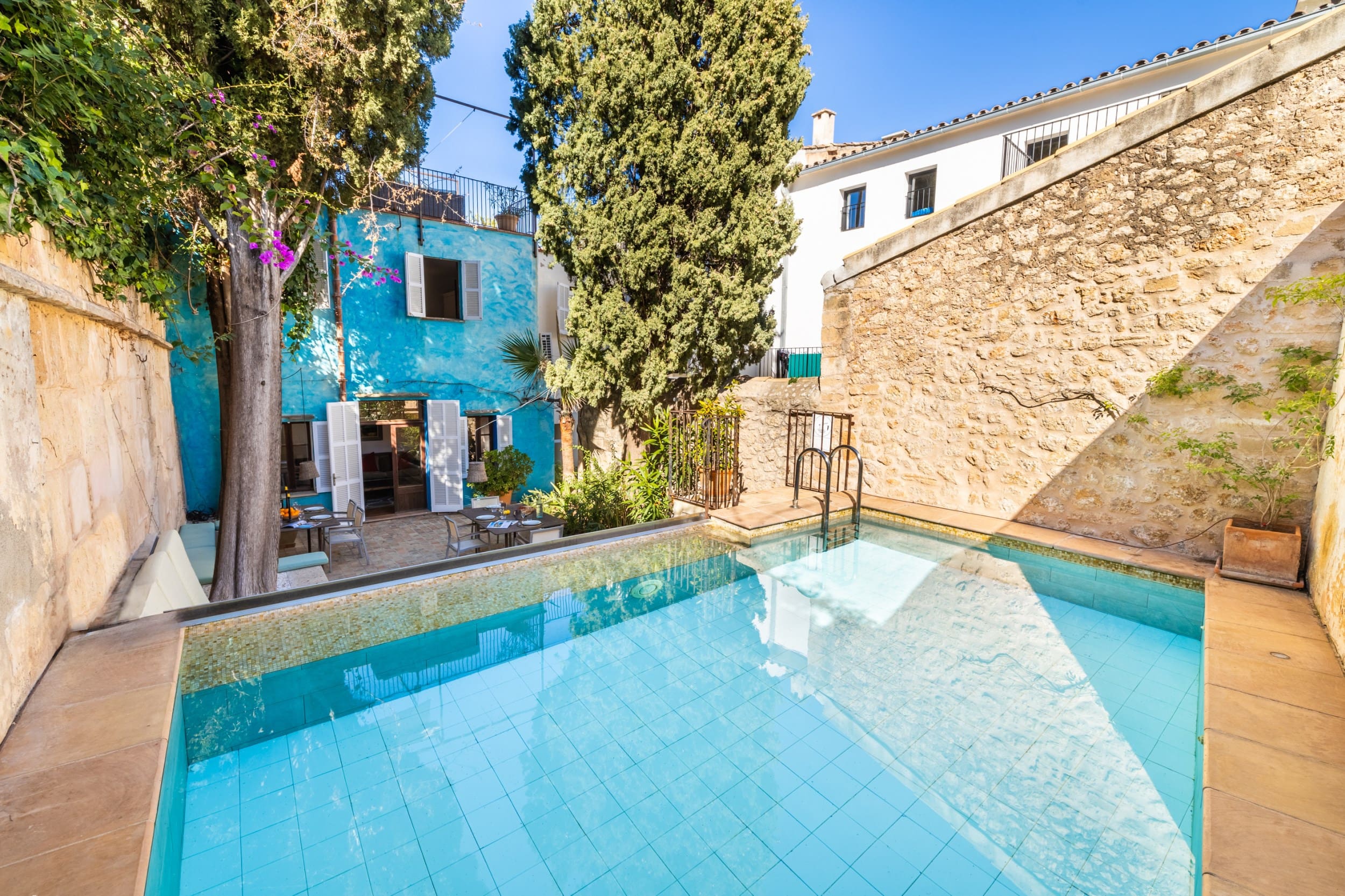 Casa Puig Pollença Pollença 6: Spacious 7-Bedroom Townhouse with Seaview and Pool, Pollença