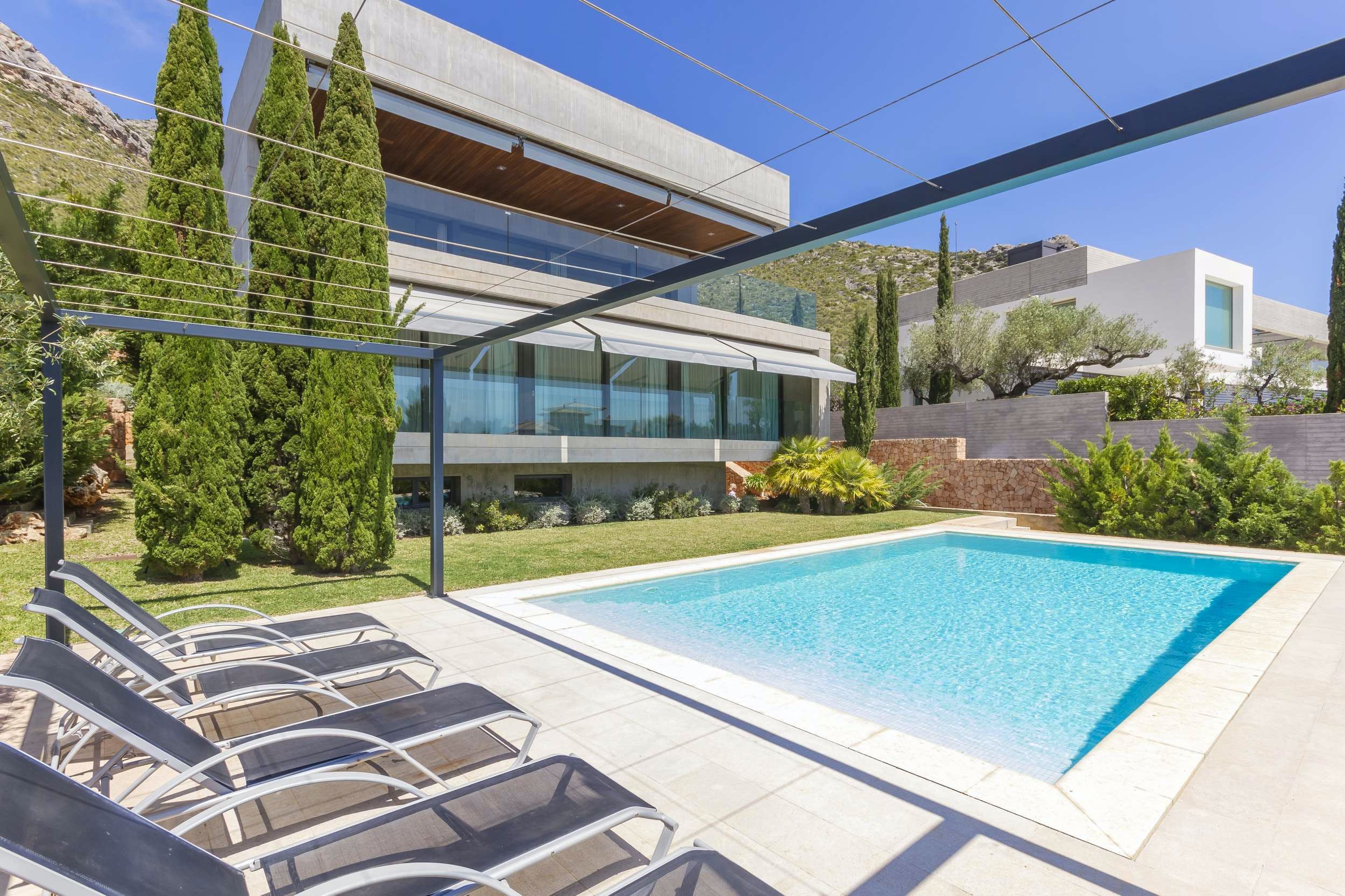 Casa Puig Pollença Pollença 7: Elegant 4-Bedroom Golf Villa with Sea Views, Pollença