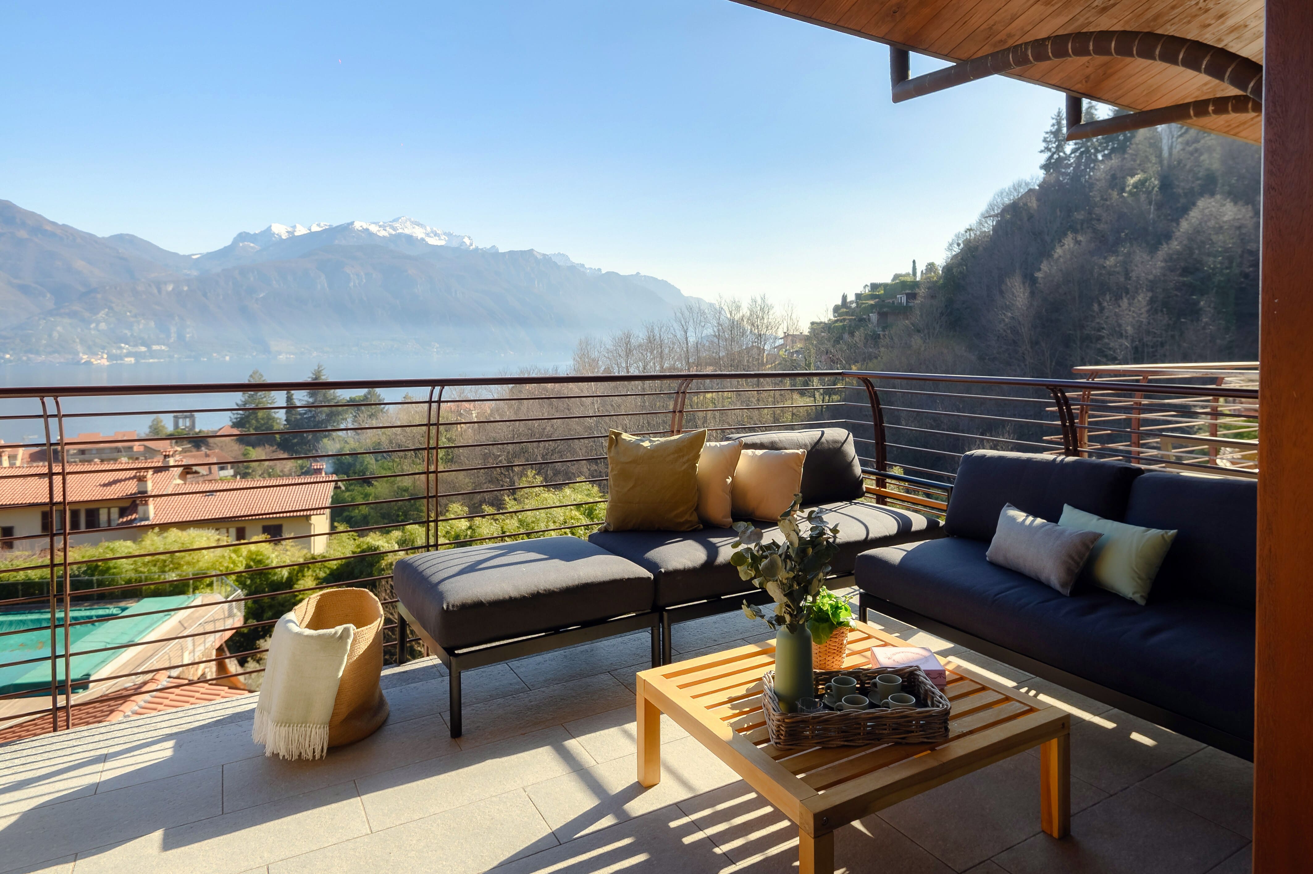 Casa Puria Menaggio: Charming 2-Bedroom Apartment with Hot Tub and Pool, Lake Como