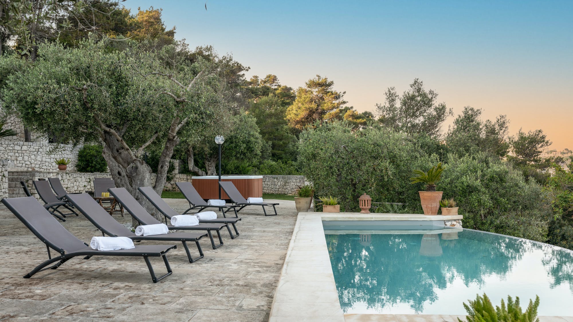 Casa Quercia Tricase Tricase: Elegant 4-Bedroom Apartment with Seaview and Pool, Tricase