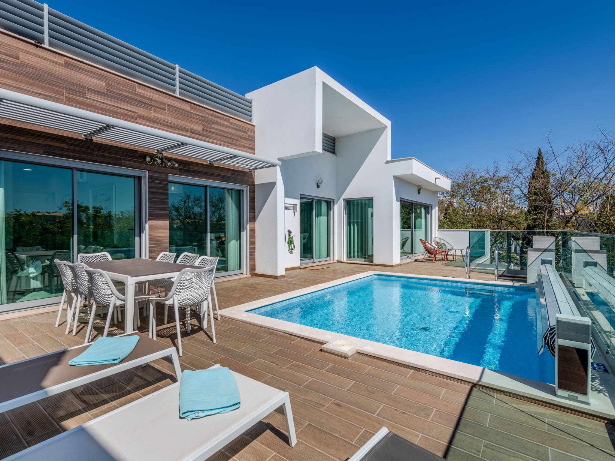 Casa Ribeira Albufeira: Modern 3-Bedroom Villa with Heated Pool and Sea Views in the Algarve Portugal