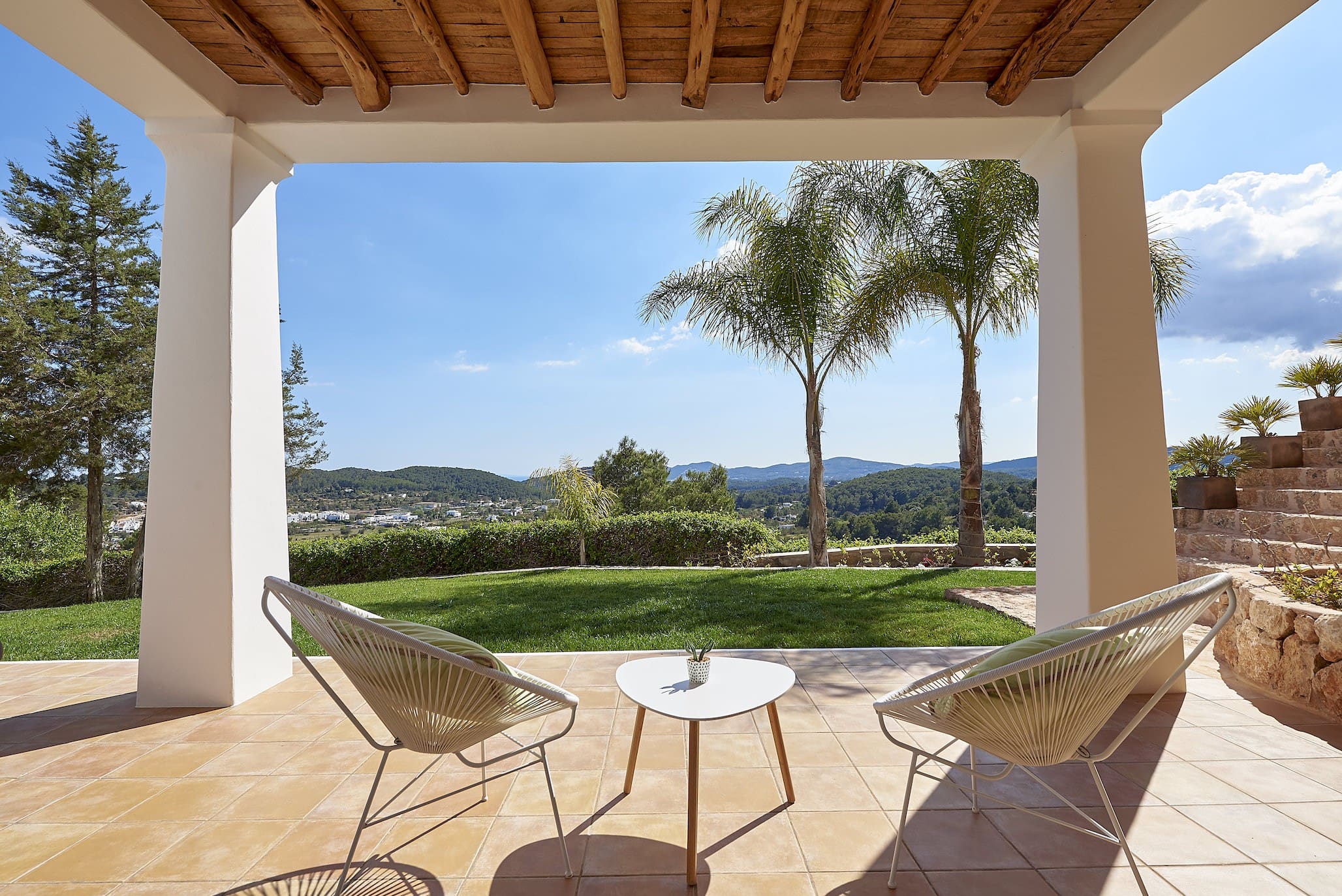 Casa Roca Santa Eulària: Spacious 4-Bedroom Villa with Mini-Spa and Pool, Santa Eulària des Riu