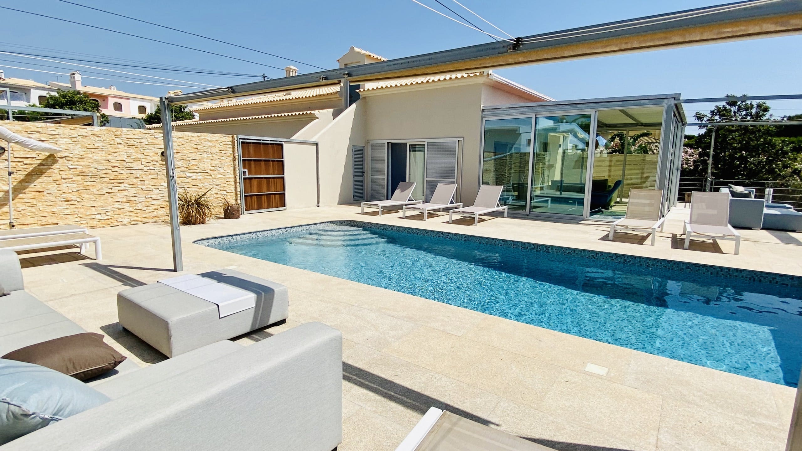 Casa Rocha Quarteira: Luxury 4-Bedroom Golf Apartment with Seaview, Quarteira