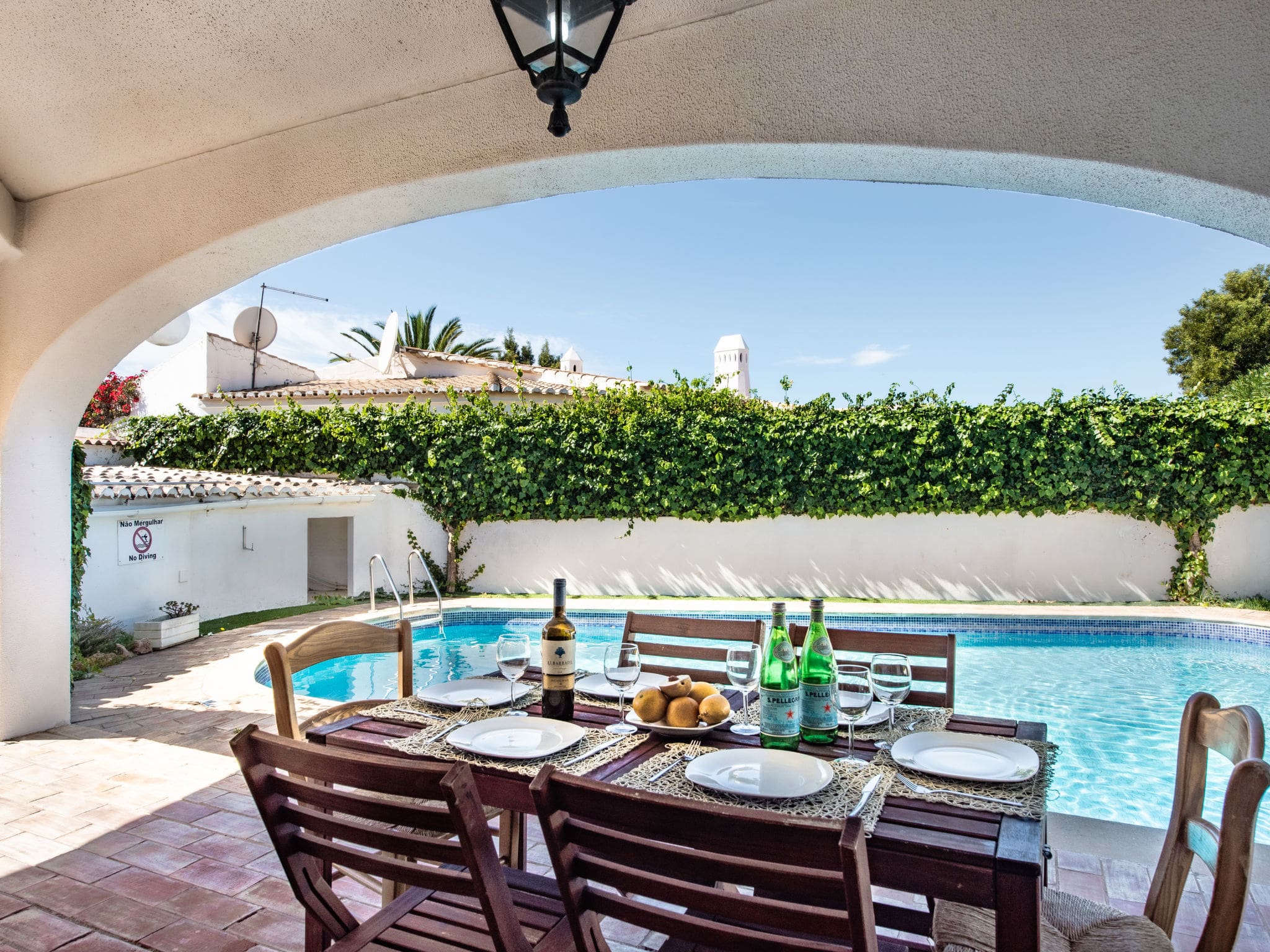 Casa Rosal Albufeira: Spacious 4-Bedroom Family Villa with Private Pool and Air Conditioning Near Oura Beach