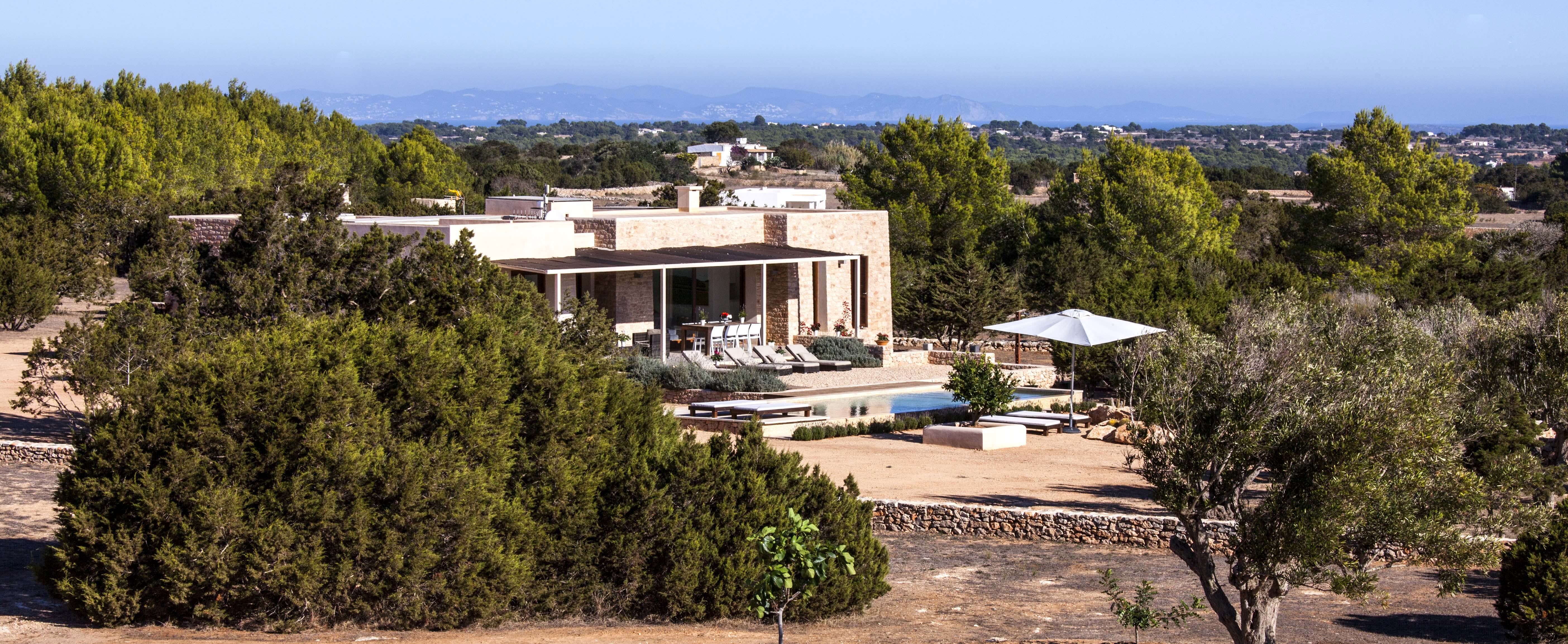 Casa Sabina Sant Francesc: Luxury 4-Bedroom Apartment with Seaviews and Pool, Sant Francesc Xavier