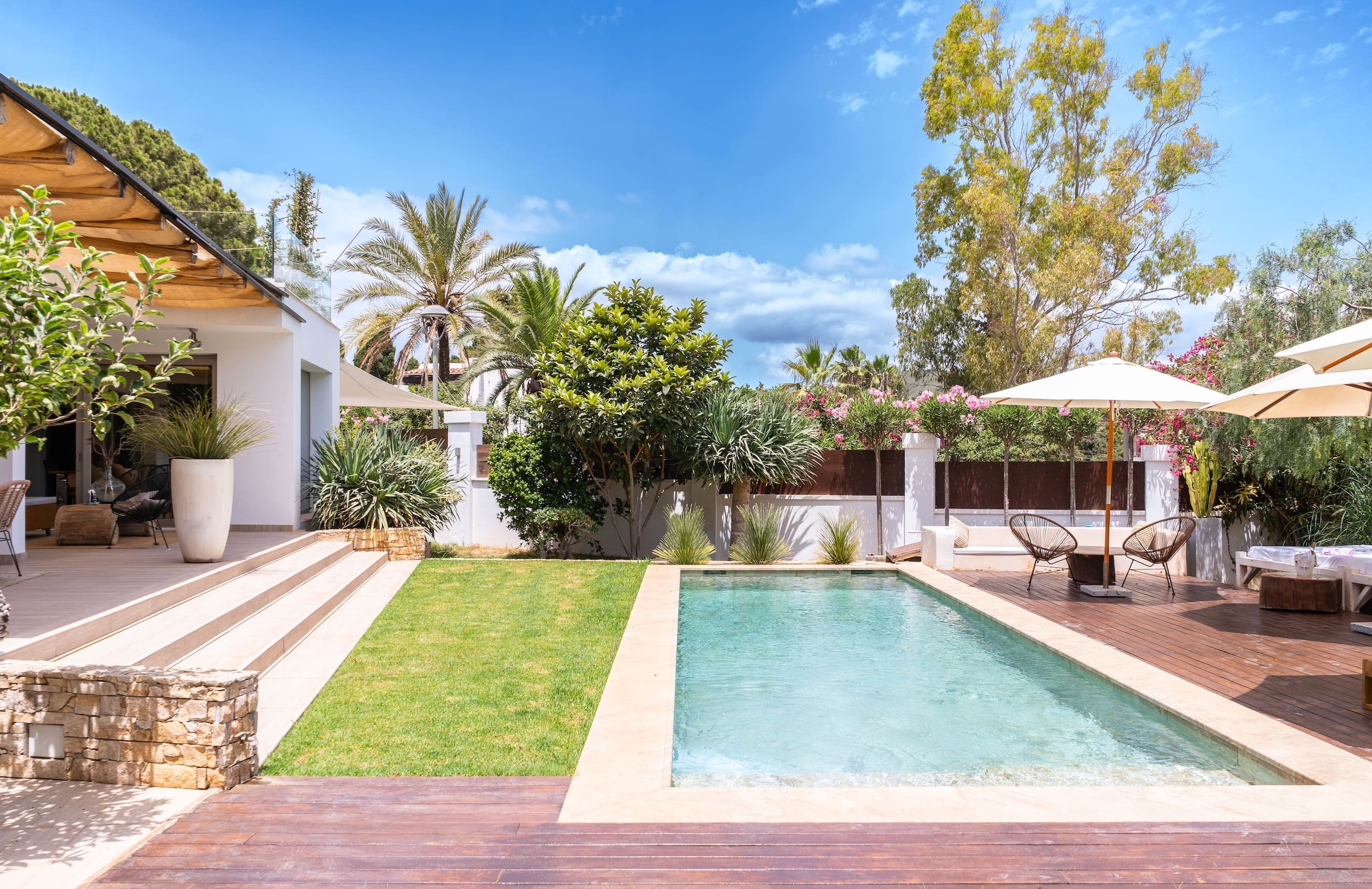 Casa Sabina Santa Eulària Santa Eulària des Riu 2: Modern 2-Bedroom Apartment with Seaview and Pool, Santa Eulària des Riu