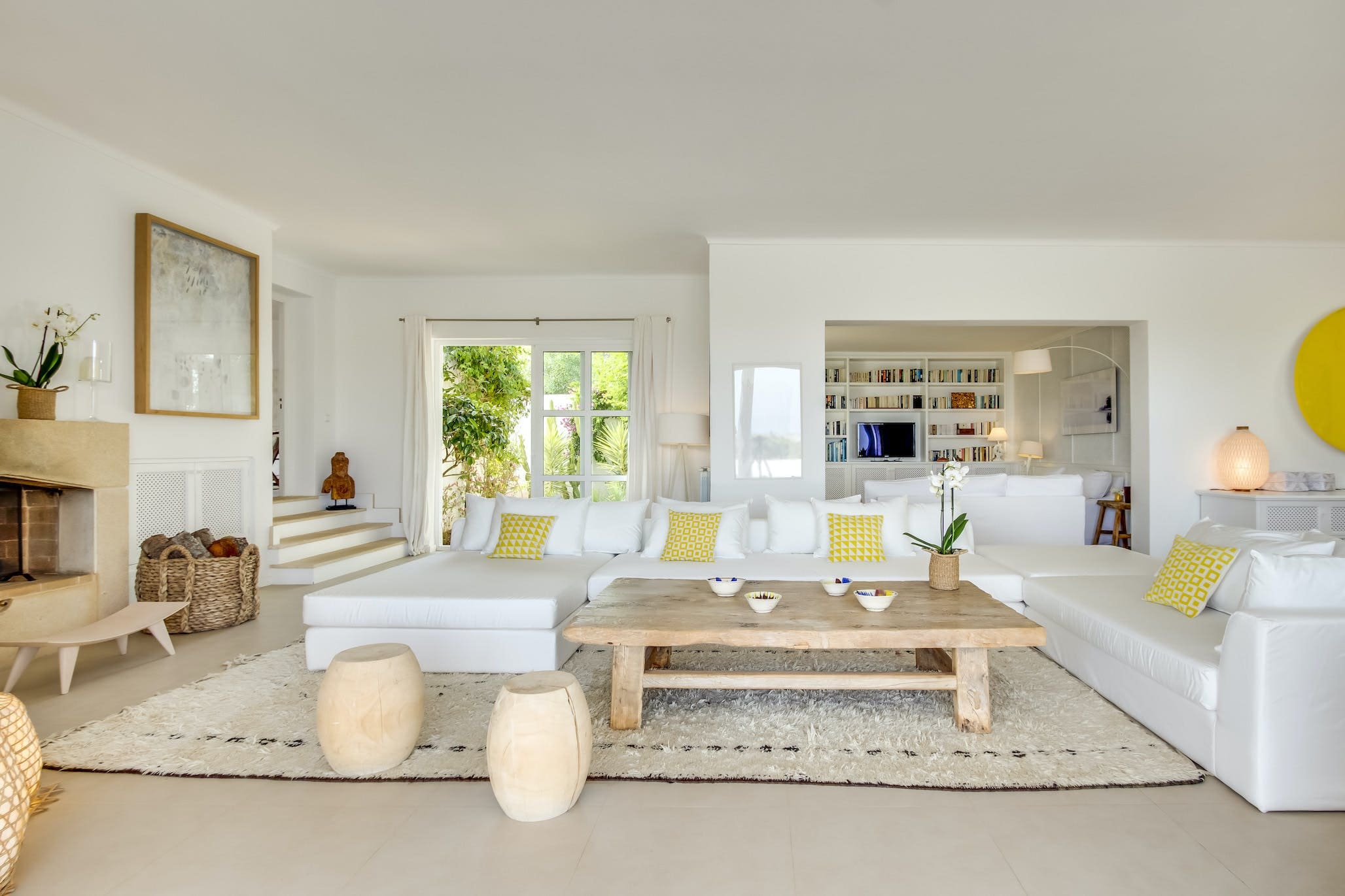 Casa Sabina Talamanca Talamanca 6: Elegant 6-Bedroom Apartment with Seaview and Pool, Talamanca