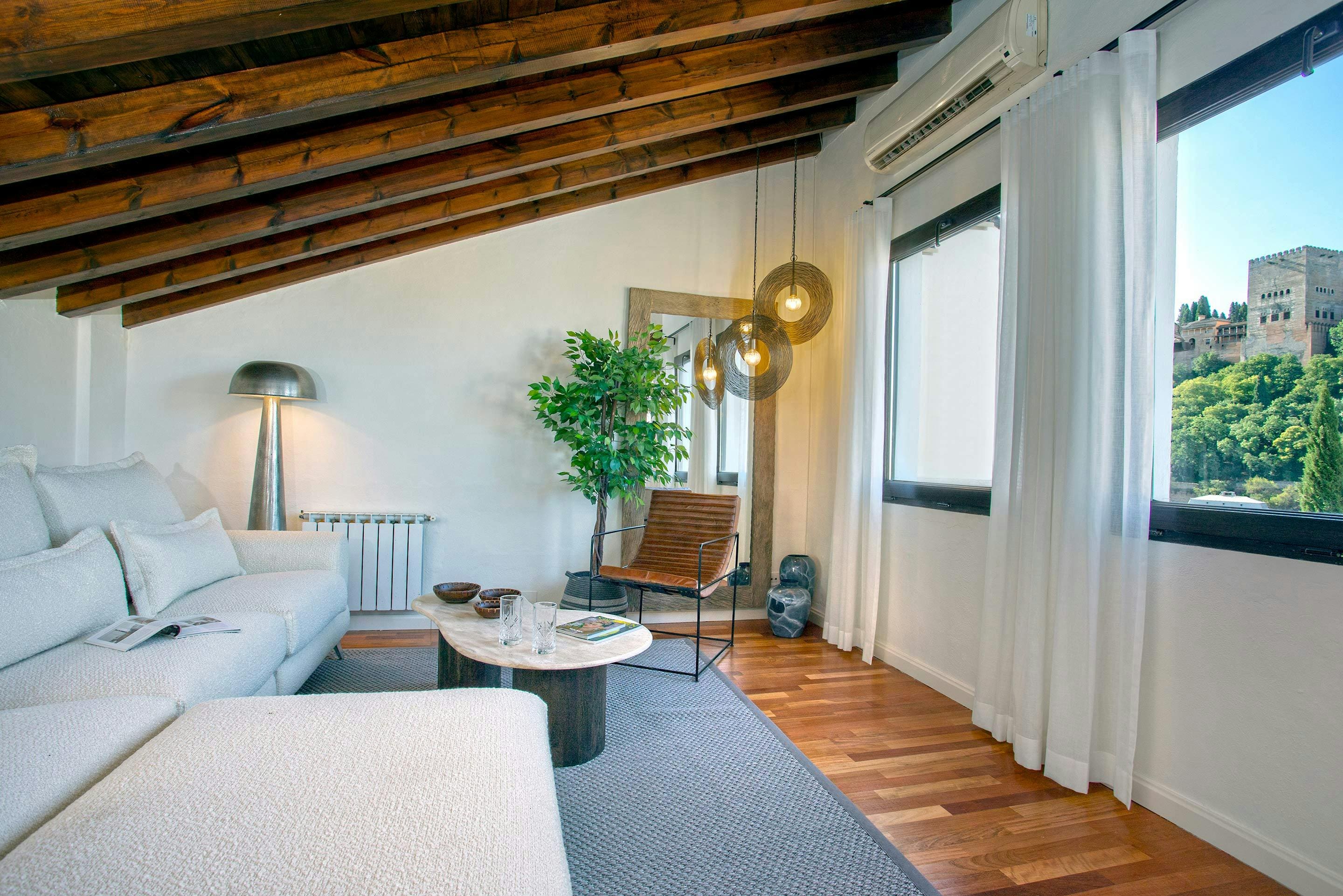 Casa Sacromonte Granada: Luxury 3-Bedroom Villa with Sauna and Roof Terrace, Granada