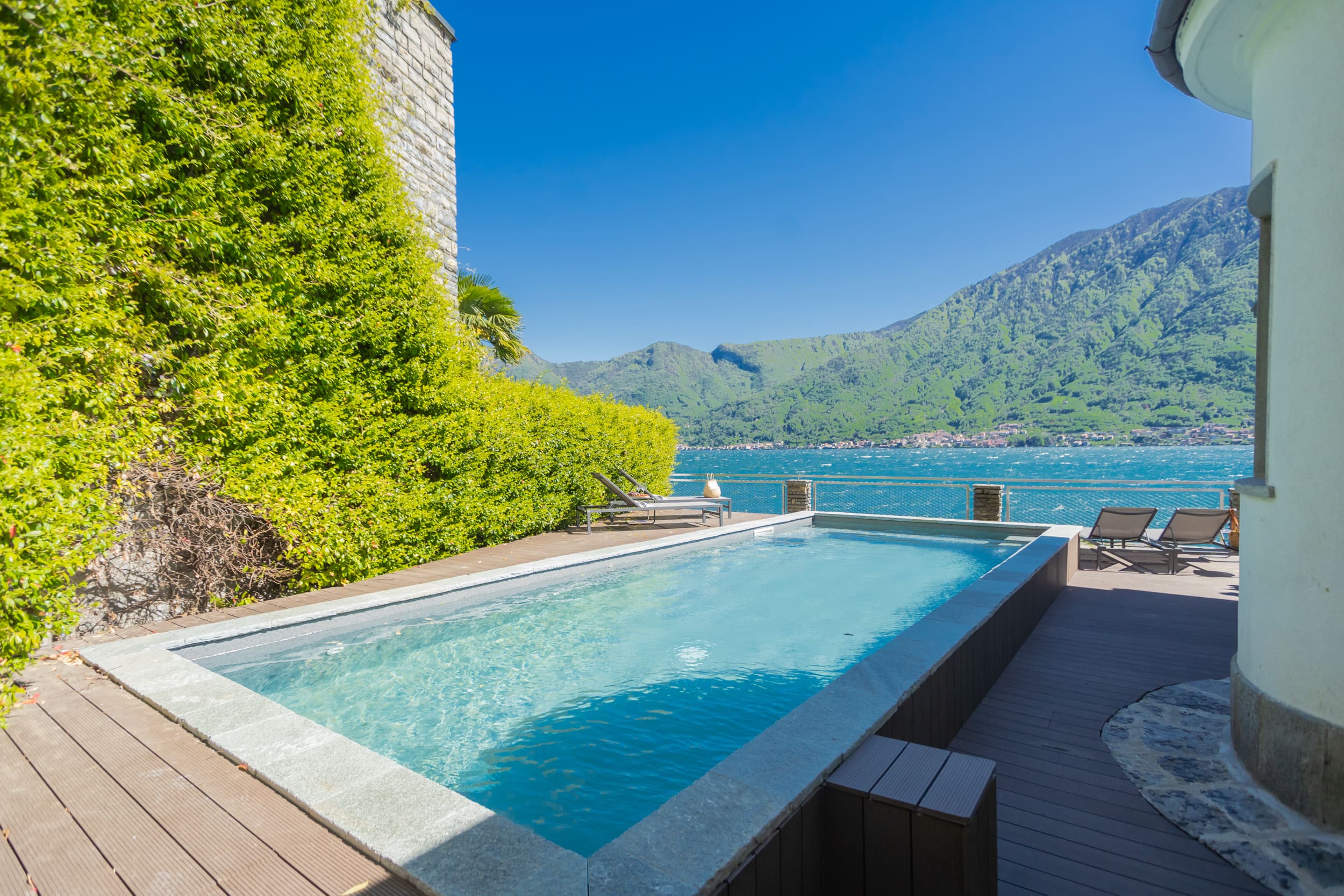 Casa San Benedetto Ossuccio: Luxury 4-Bedroom Apartment with Hot Tub and Lake Views, Ossuccio