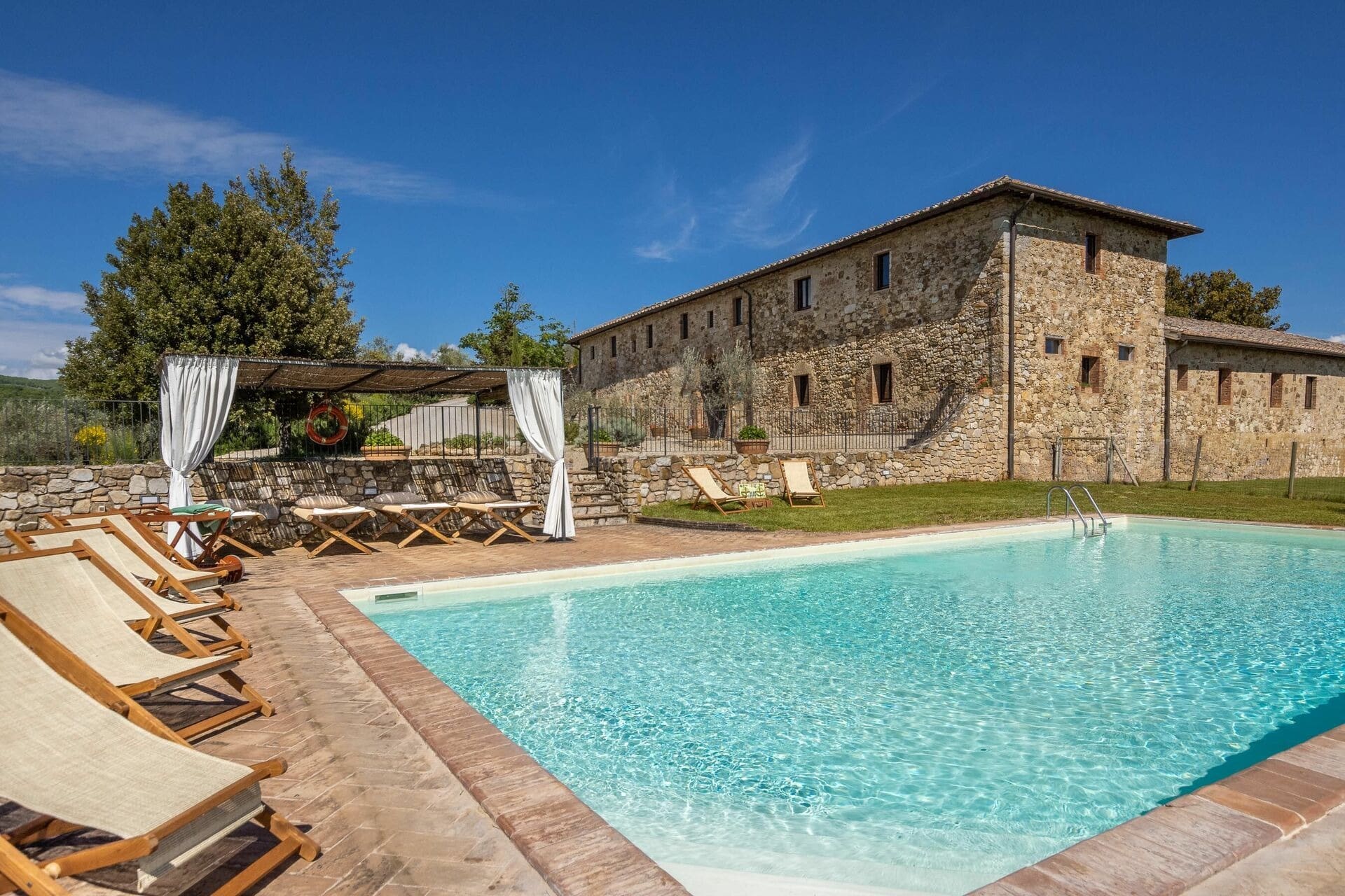 Casa Sangiovese Siena: Luxury 6-Bedroom Apartment with Pool, Siena