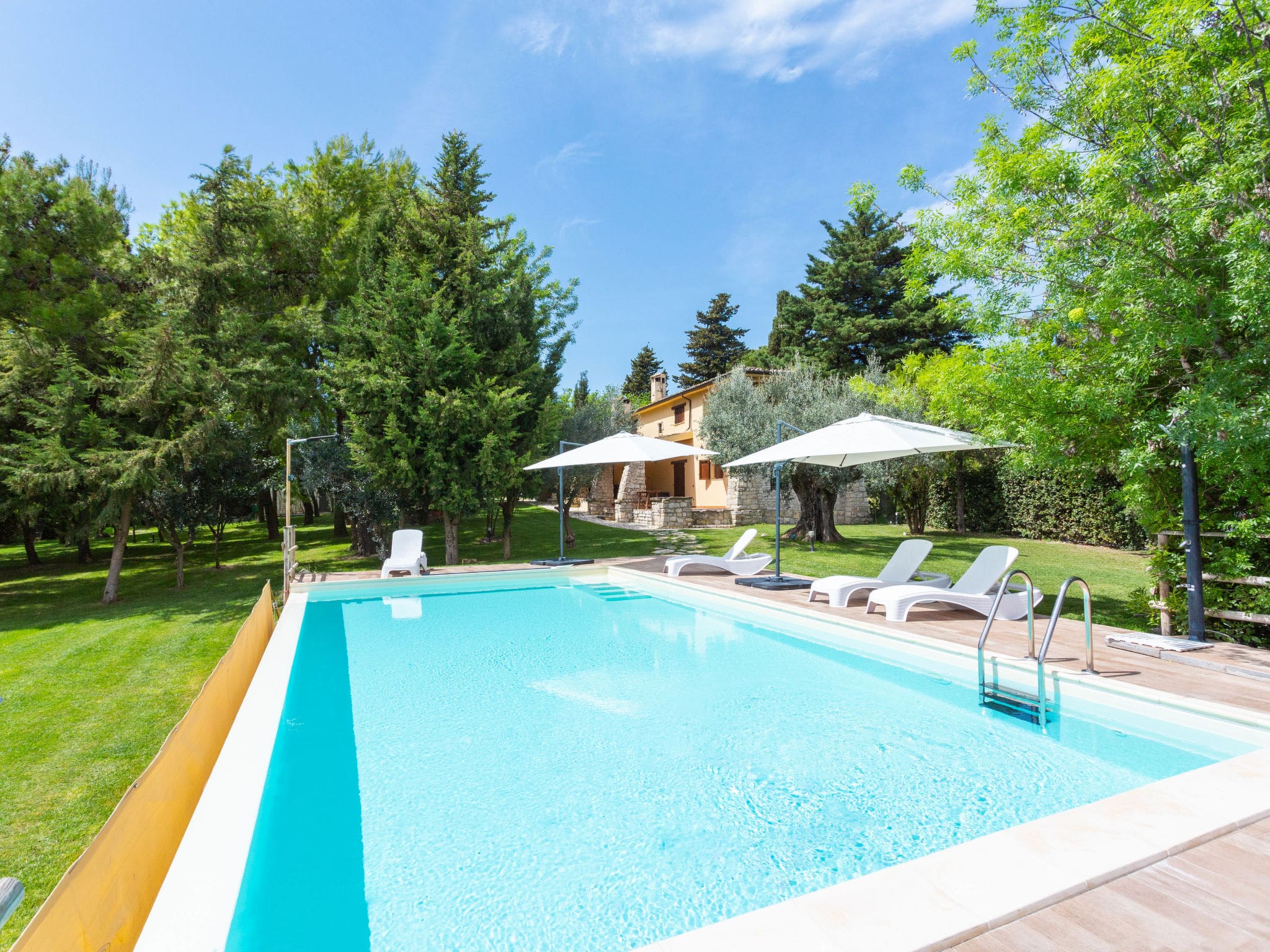 Casa Sangro Casalbordino: Spacious 5-Bedroom Rustic Estate with Private Pool and Gardens in Abruzzo Countryside