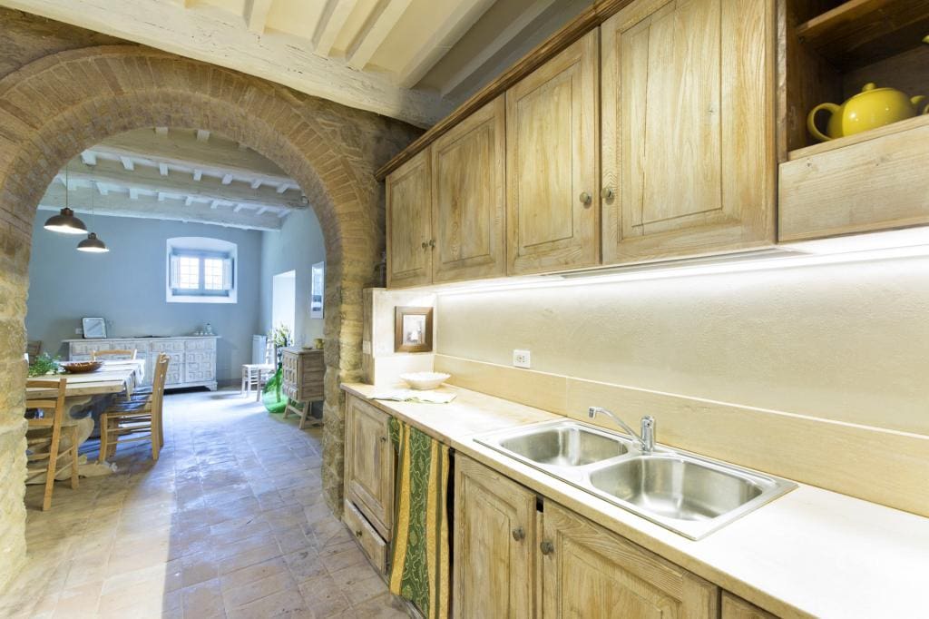 Casa Sant’Egidio Cortona: Elegant 6-Bedroom Luxury Apartment with Pool, Cortona