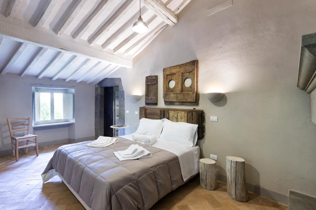 Casa Sant’Egidio Cortona: Elegant 6-Bedroom Luxury Apartment with Pool, Cortona